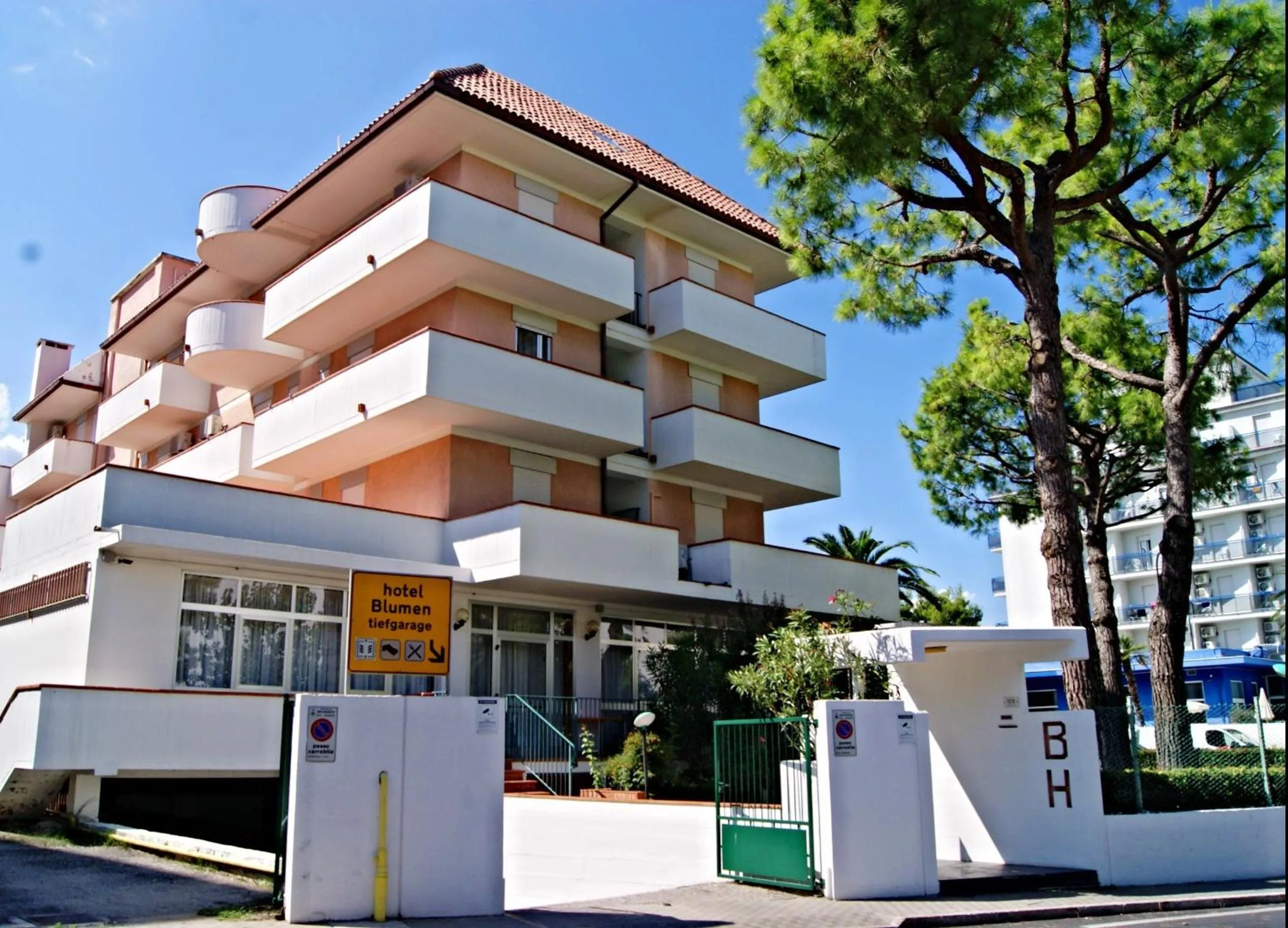 Facade/entrance in Hotel Blumen