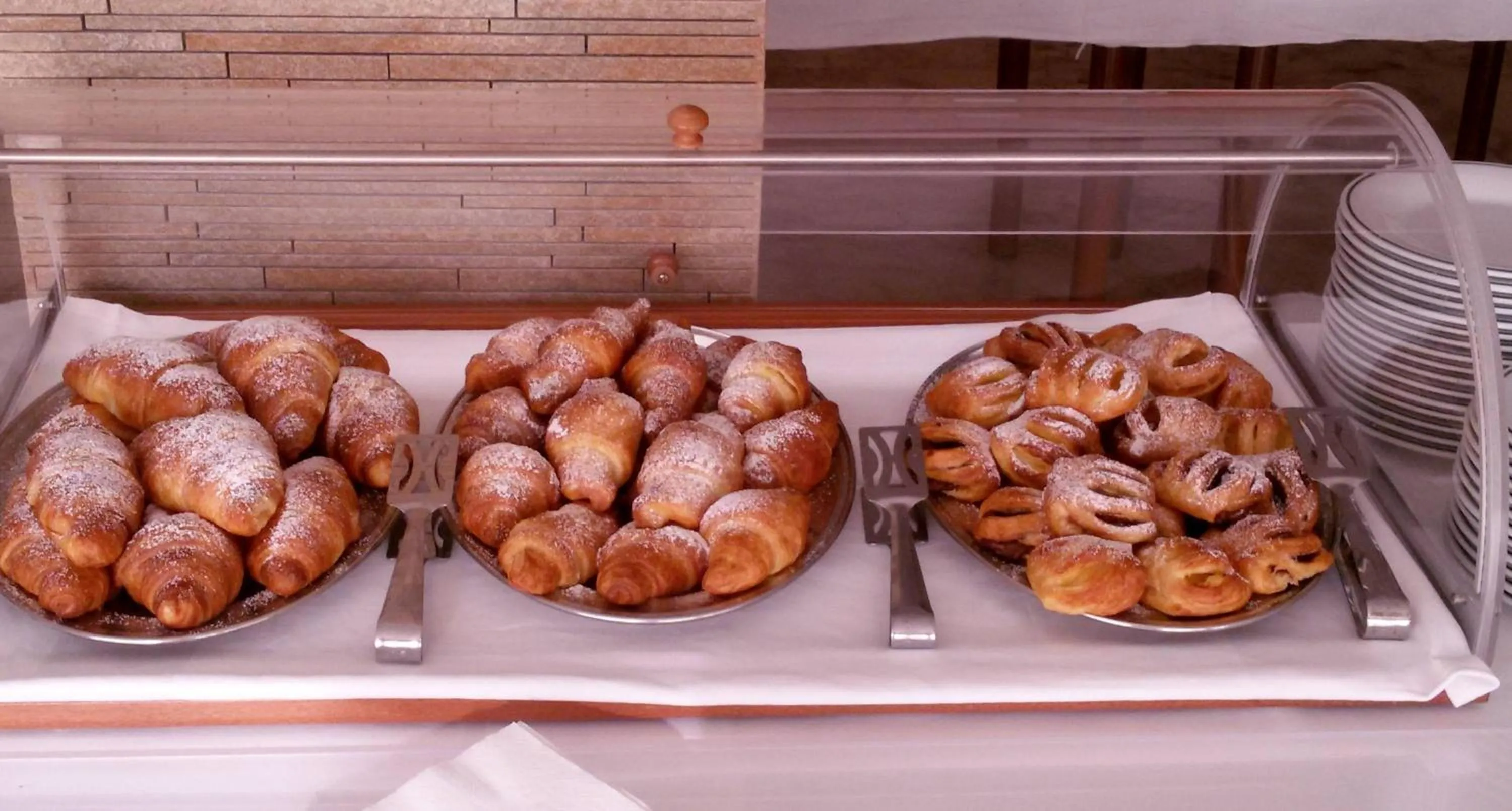 Buffet breakfast in Hotel Blumen