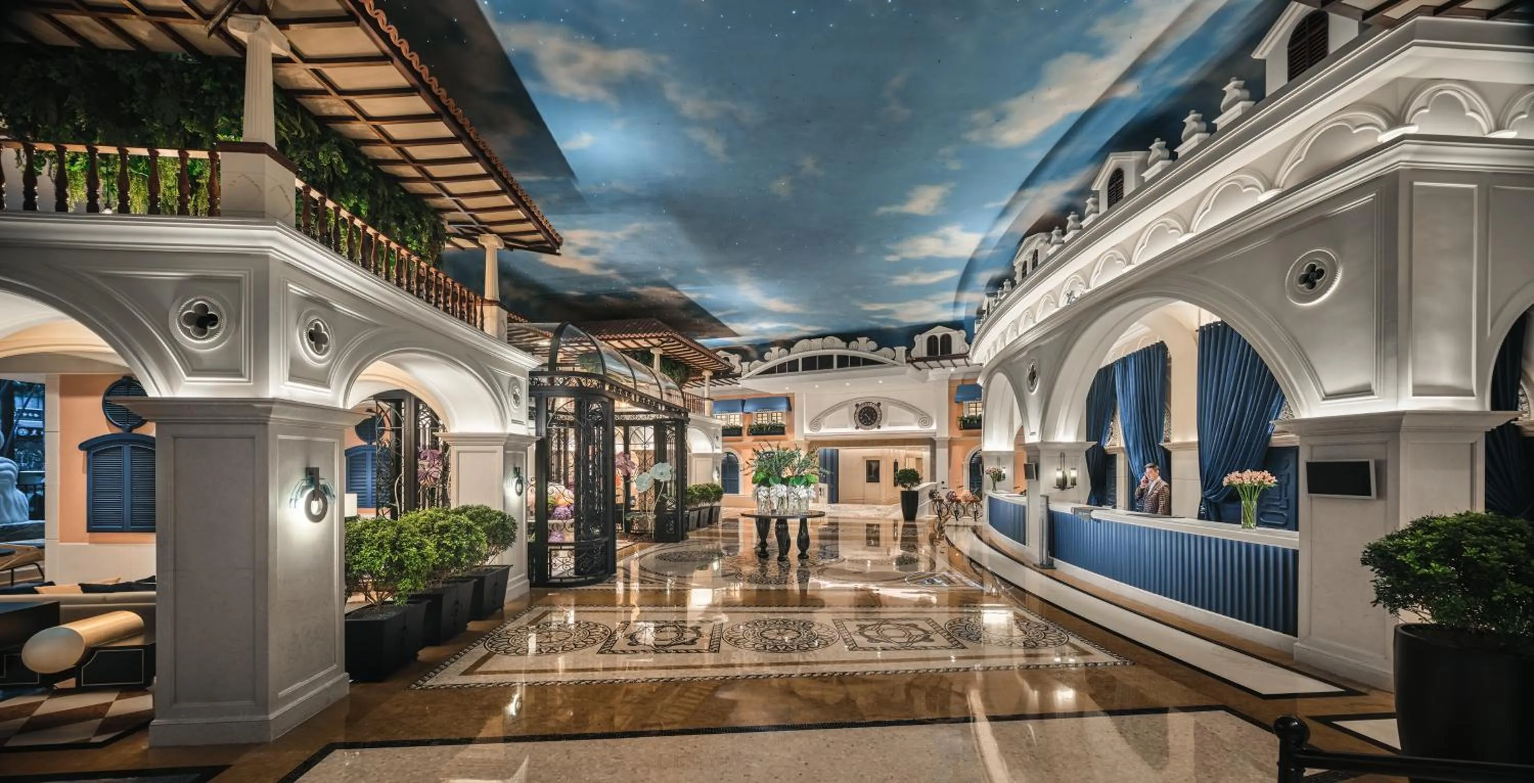 Lobby or reception in Hotel Indigo Shenzhen Overseas Chinese Town by IHG