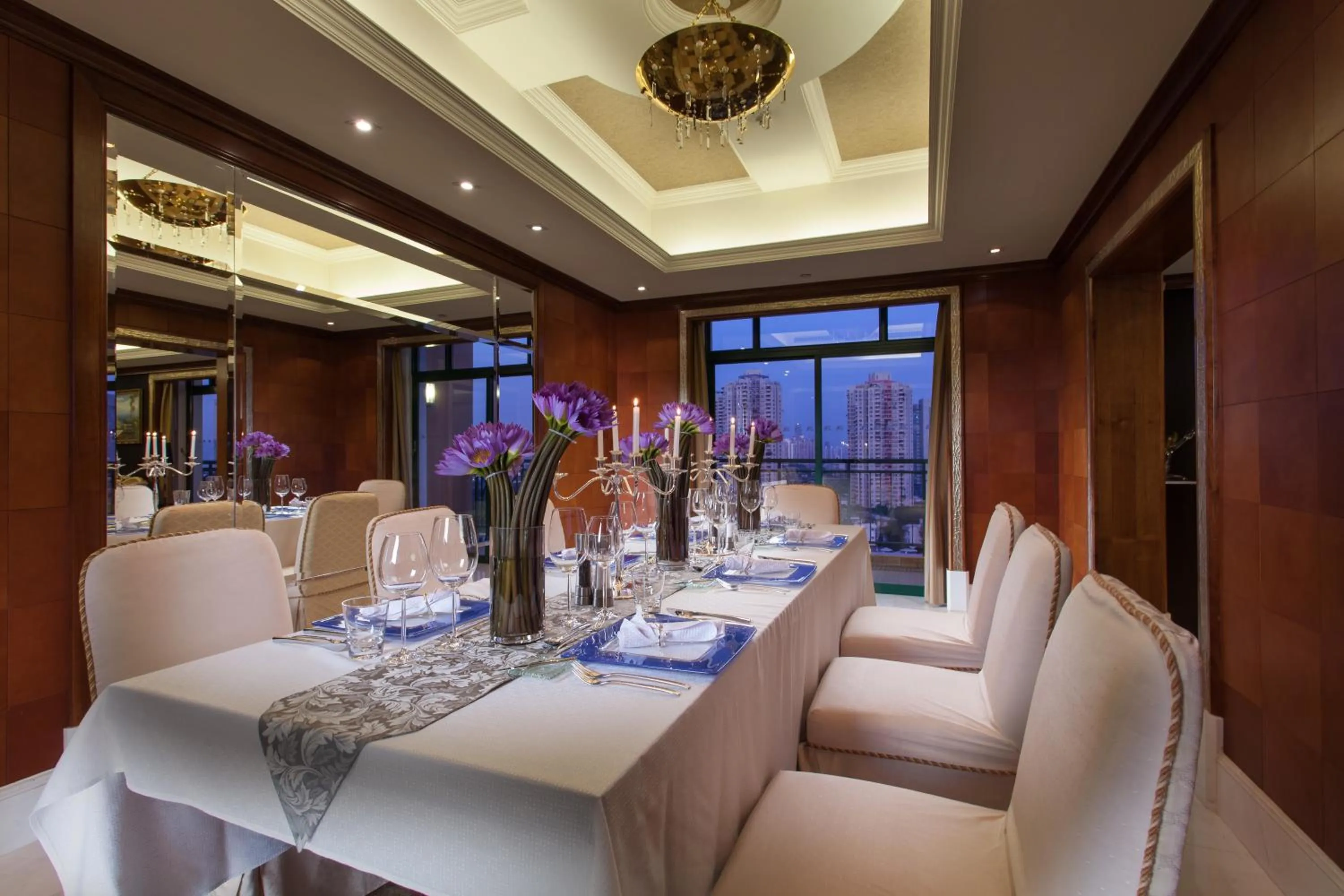 Photo of the whole room in Hotel Indigo Shenzhen Overseas Chinese Town by IHG