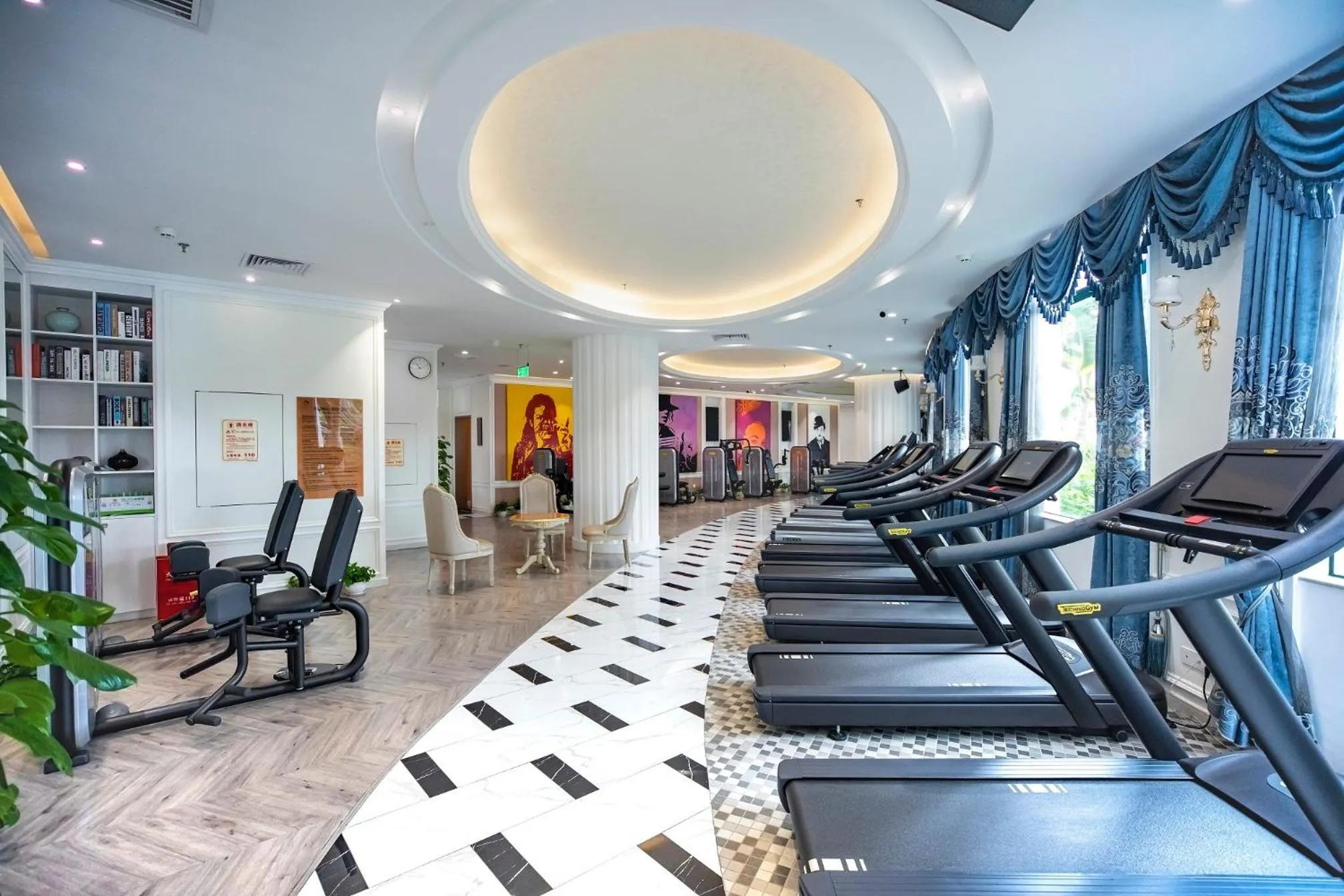 Fitness centre/facilities in Hotel Indigo Shenzhen Overseas Chinese Town by IHG