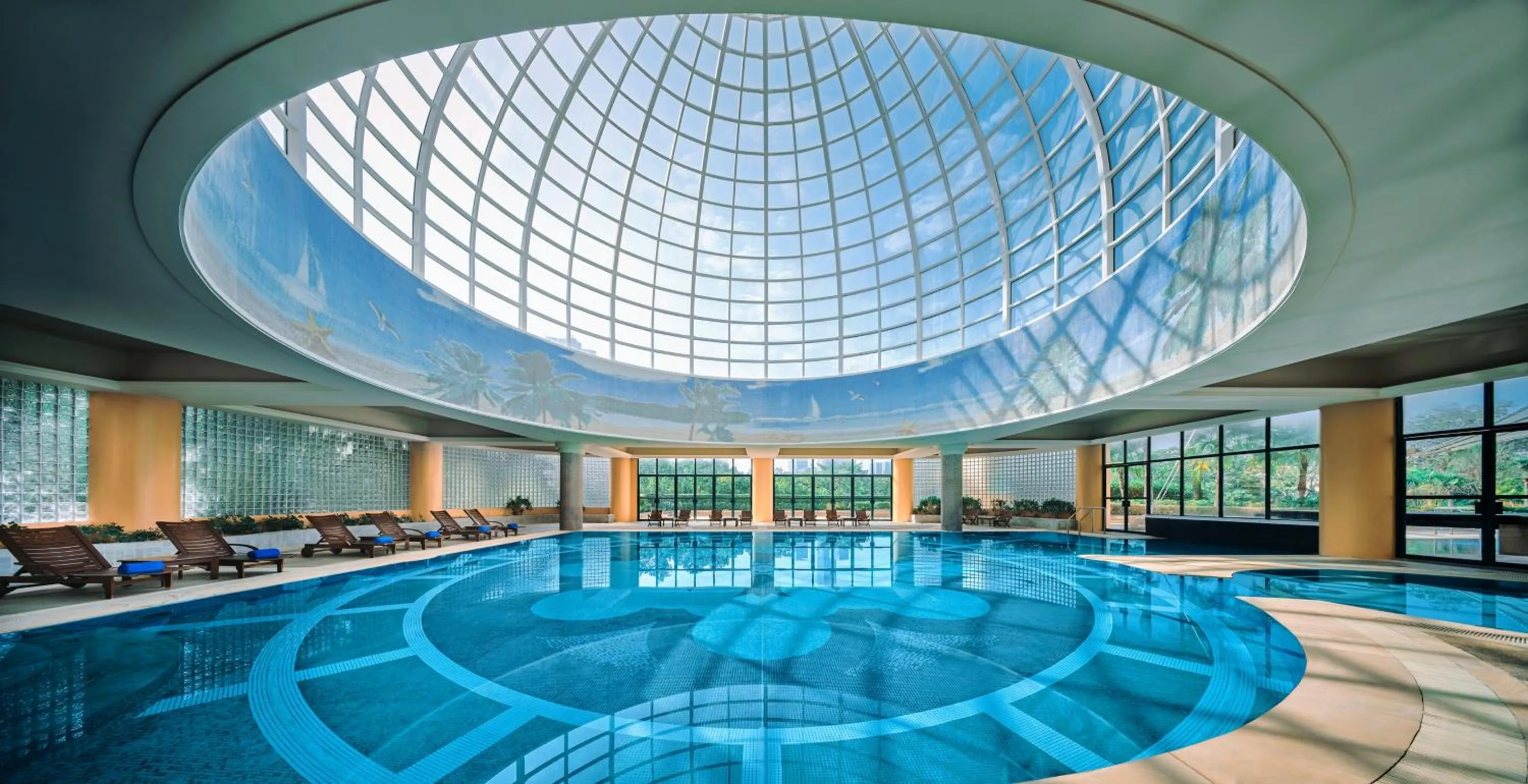 Swimming pool in Hotel Indigo Shenzhen Overseas Chinese Town by IHG