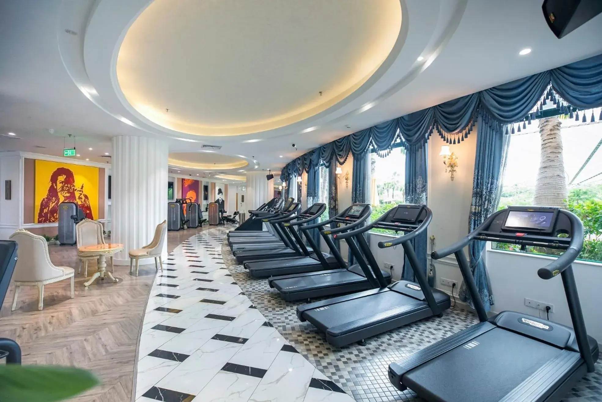 Fitness centre/facilities in Hotel Indigo Shenzhen Overseas Chinese Town by IHG Fitness centre/facilities in Hotel Indigo Shenzhen Overseas Chinese Town by IHG