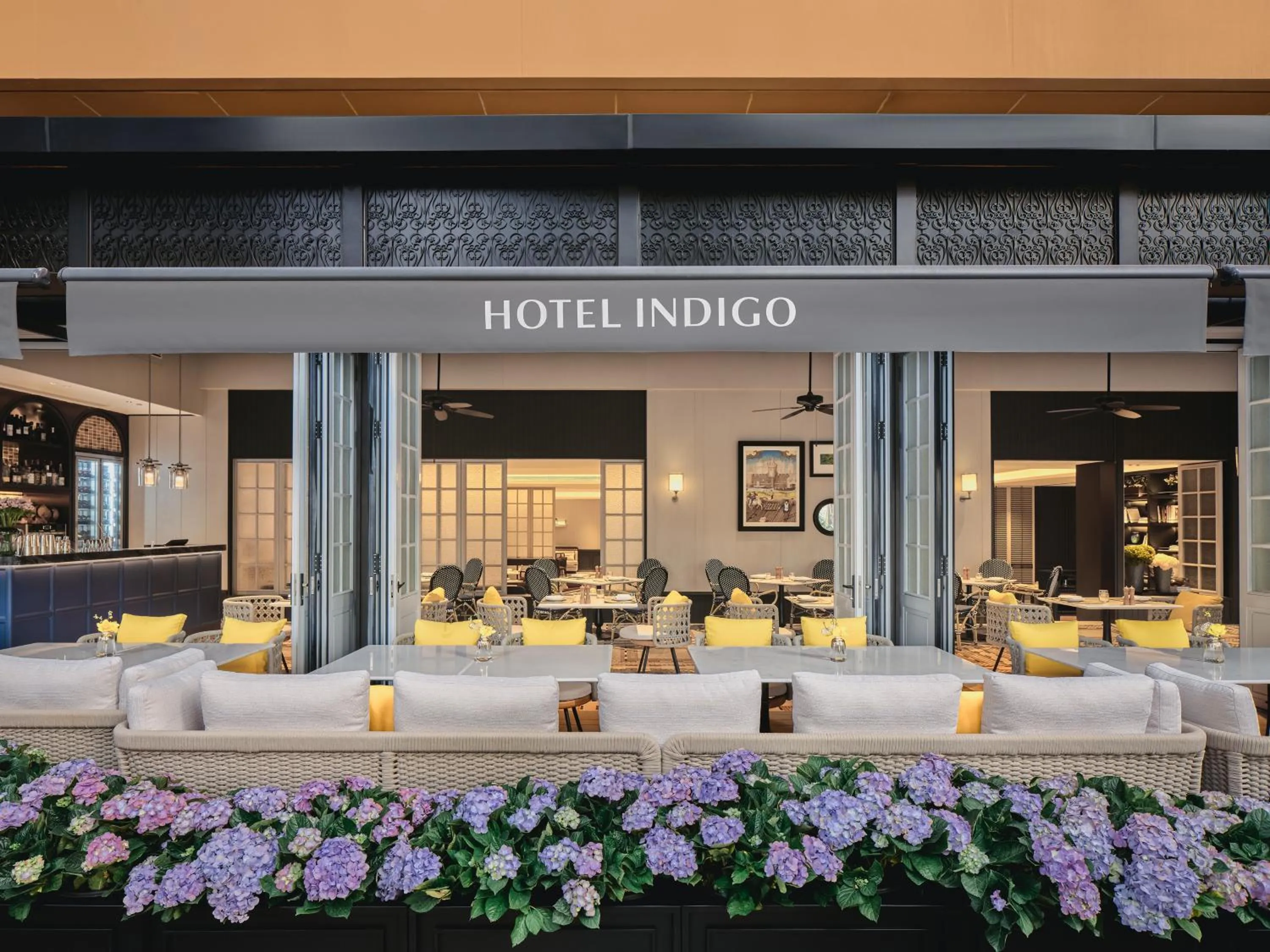 Restaurant/places to eat in Hotel Indigo Shenzhen Overseas Chinese Town by IHG