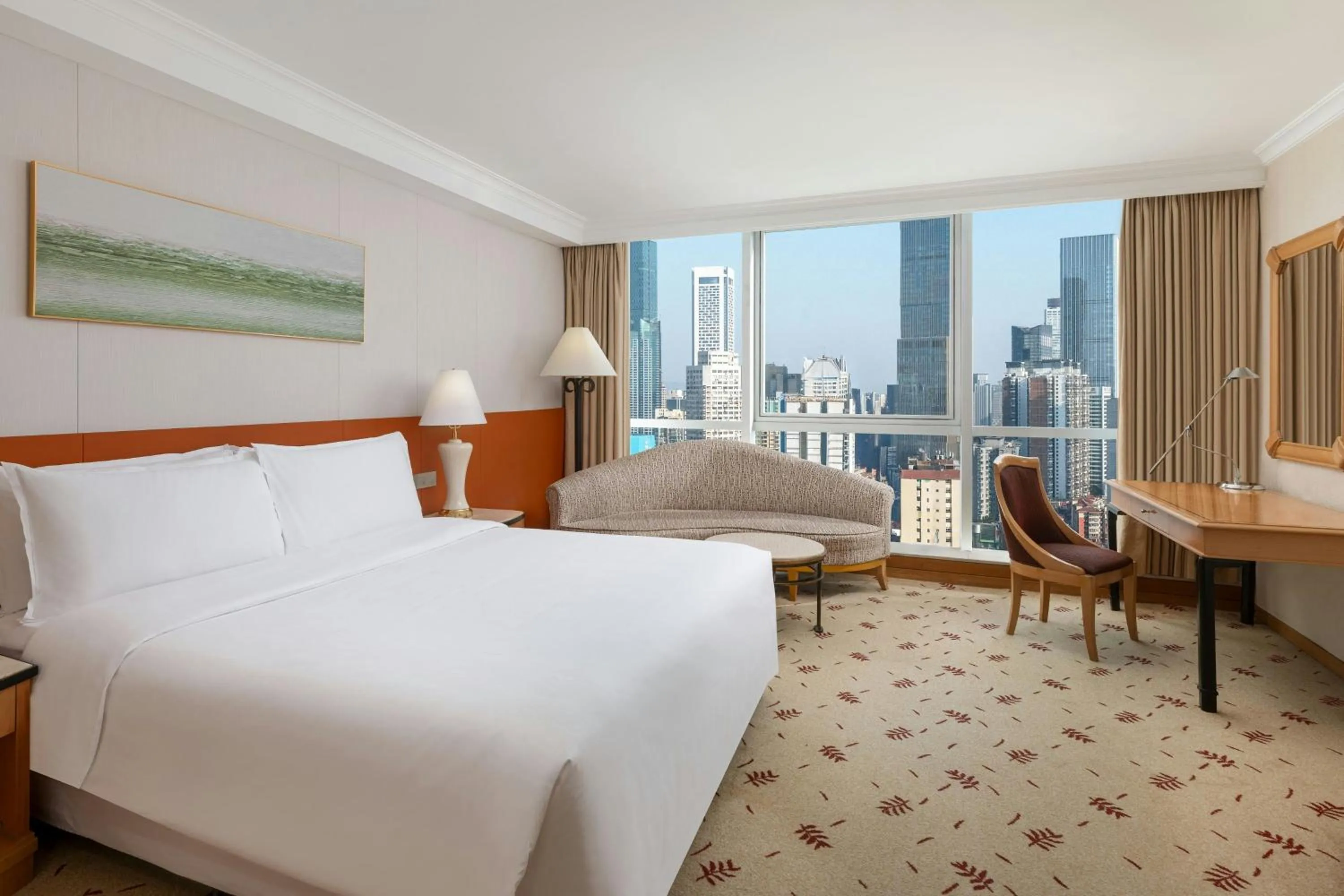 Photo of the whole room, Bed in Sheraton Nanjing Kingsley Hotel & Towers