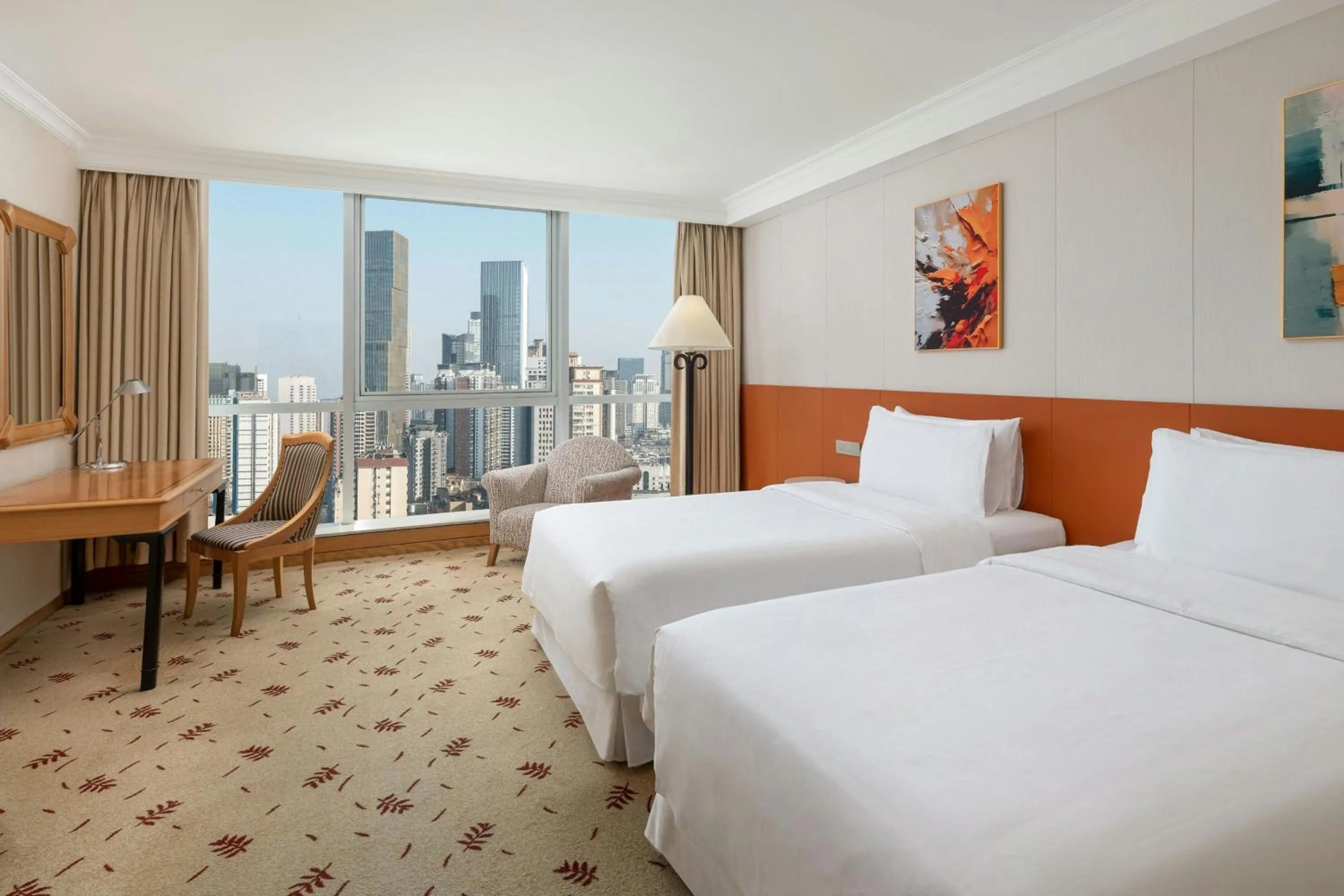 Photo of the whole room, Bed in Sheraton Nanjing Kingsley Hotel & Towers