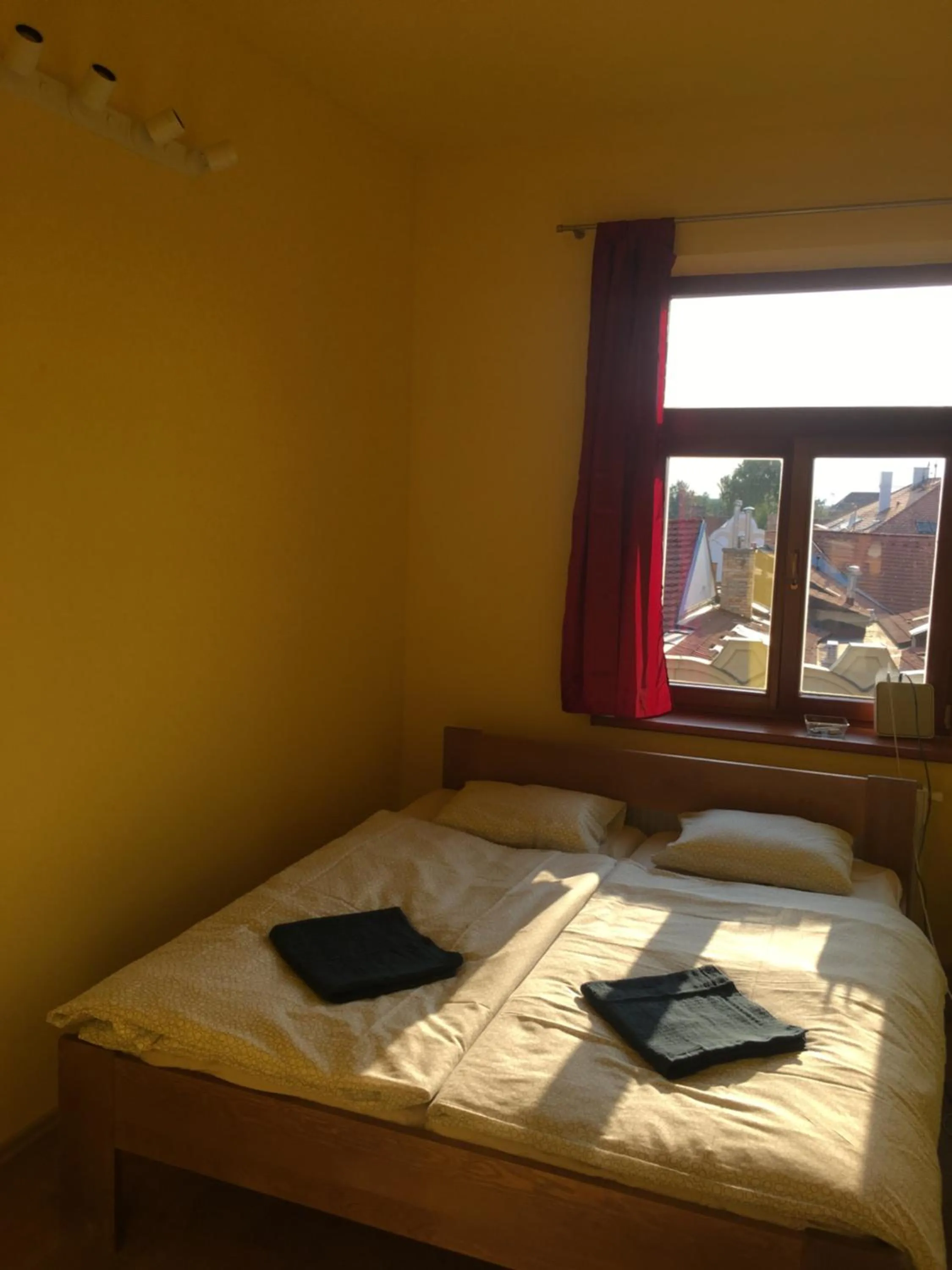CB ROOMS/BED&SOUP
