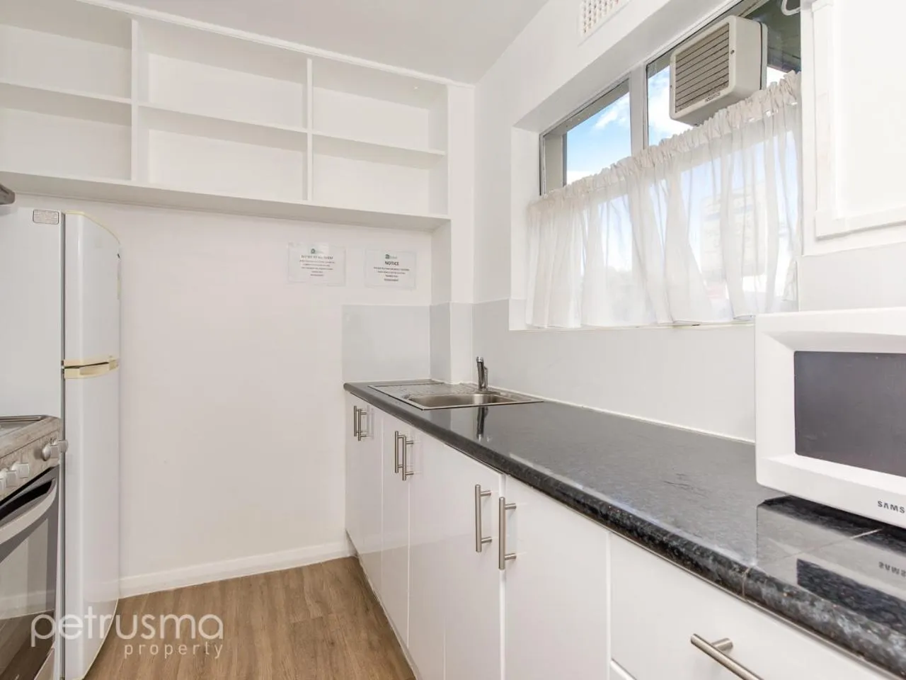 Communal kitchen, Kitchen/Kitchenette in Hobart Apartments