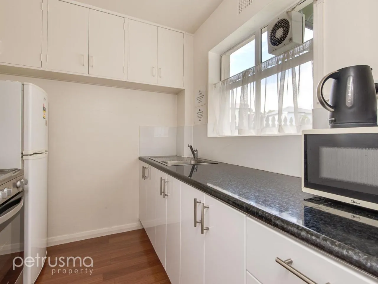 Kitchen or kitchenette, Kitchen/Kitchenette in Hobart Apartments