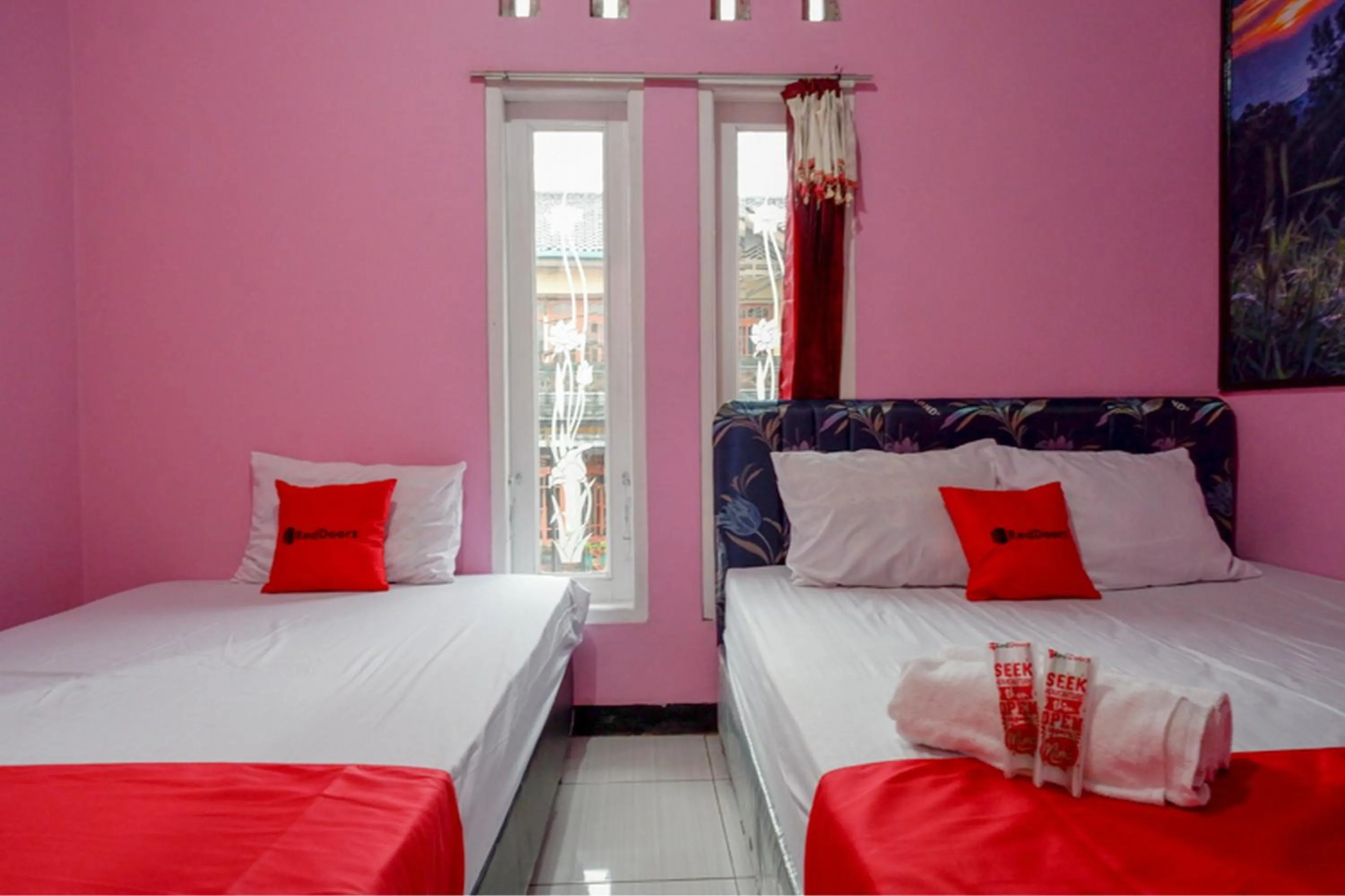 Bed in RedDoorz Syariah near Telaga Warna Dieng