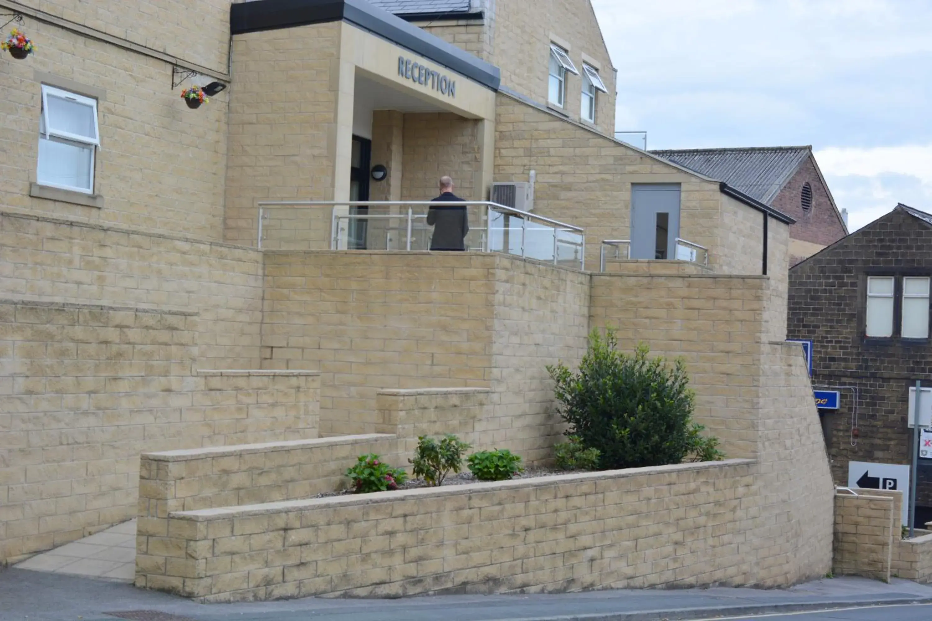 Property building, Facade/Entrance in Cambridge Hotel