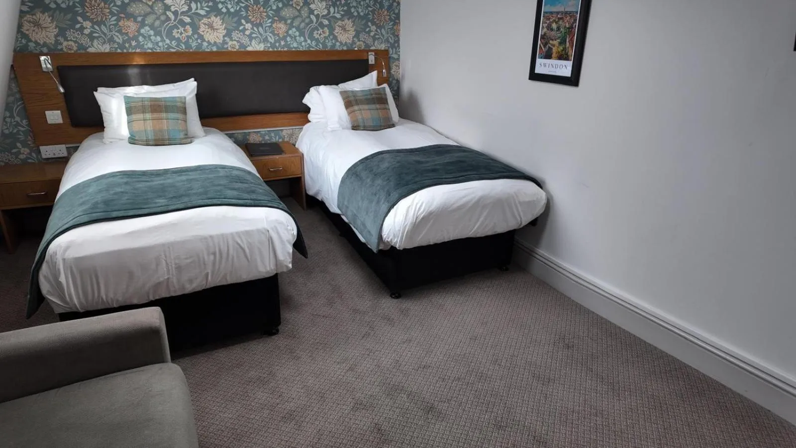 Bedroom, Bed in The Goddard Arms