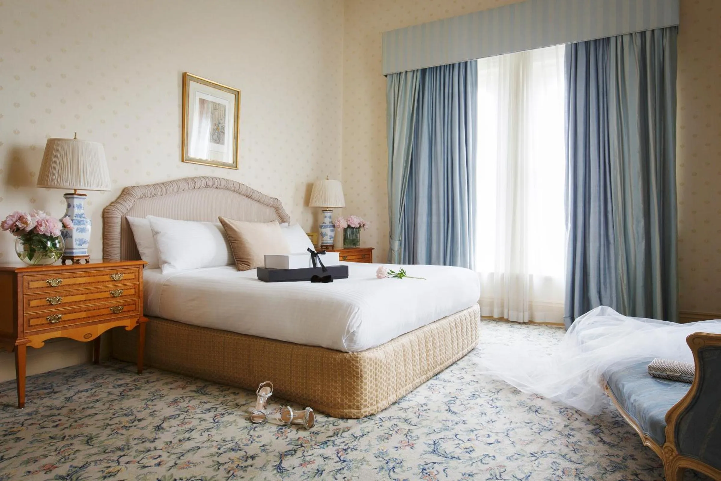 Bedroom, Bed in The Hotel Windsor