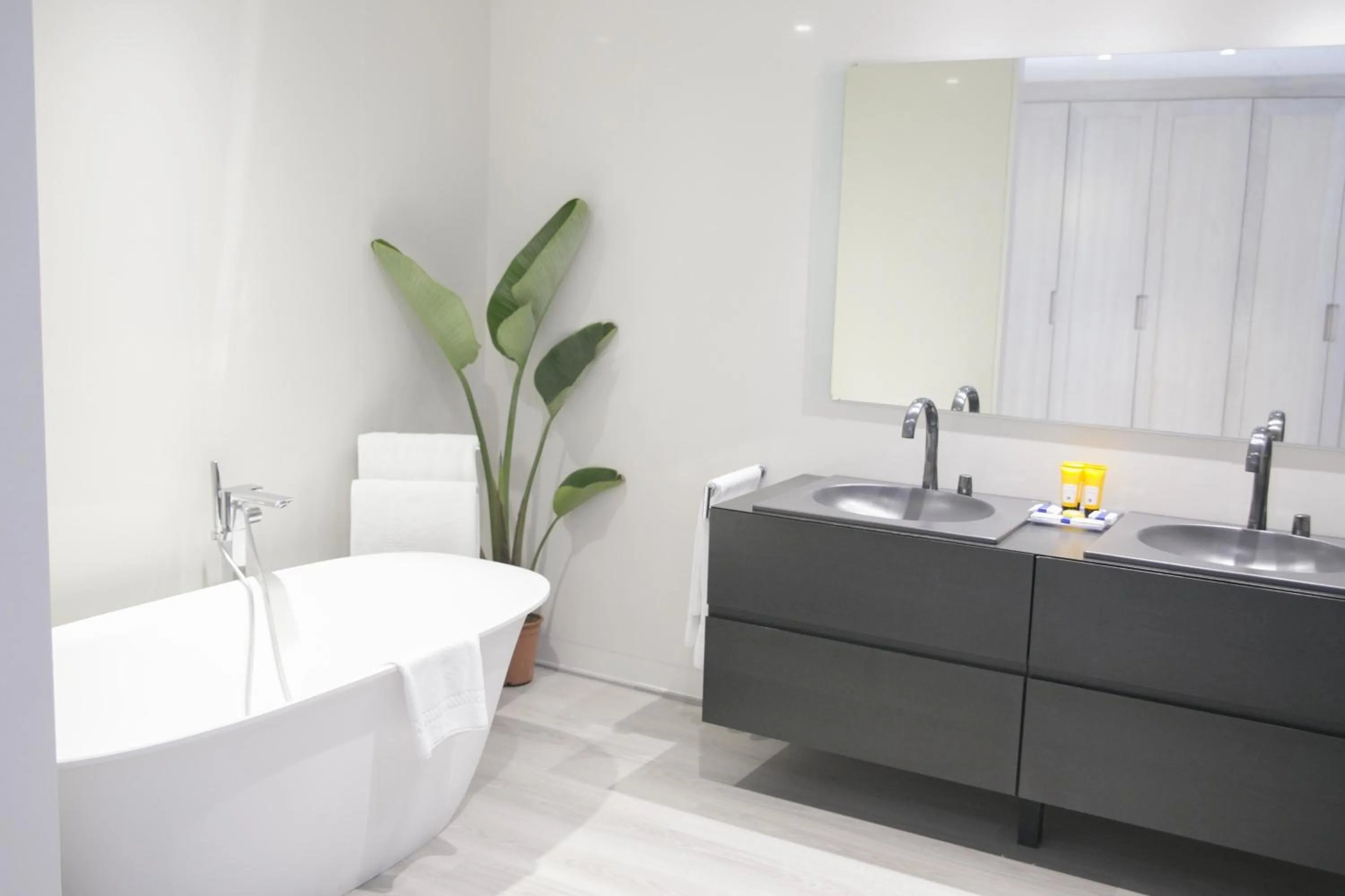 Bathroom in Hotel AR Golf Almerimar