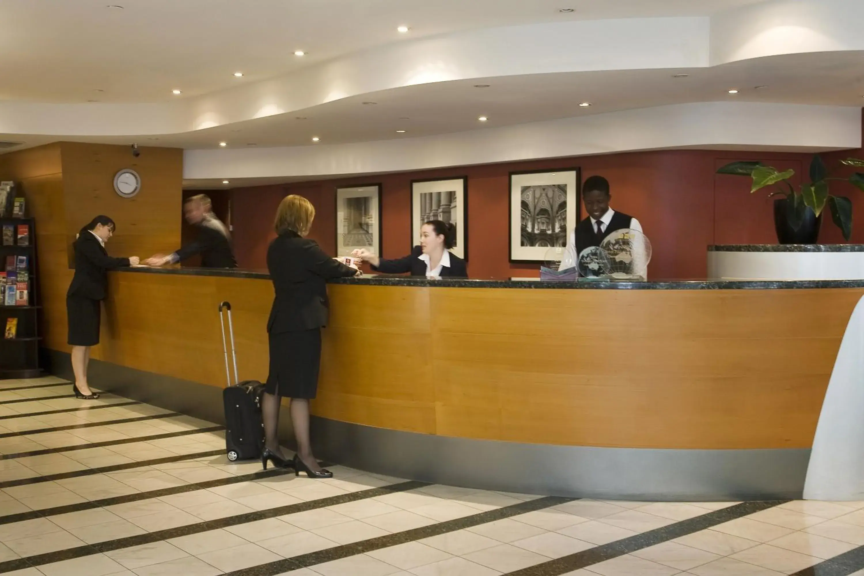 Lobby or reception in Clarion Suites Gateway Lobby or reception in Clarion Suites Gateway