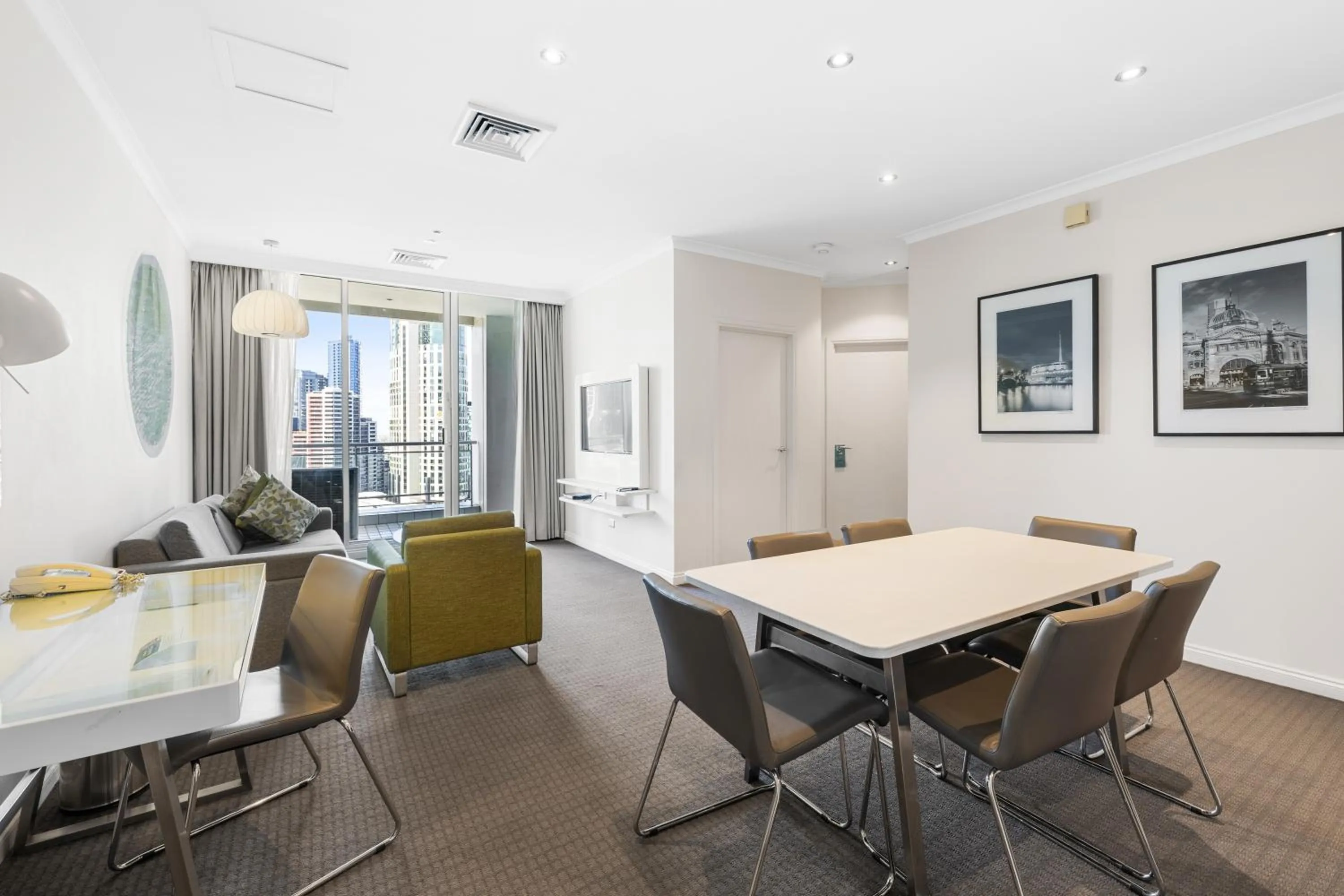 Clarion Suites Gateway