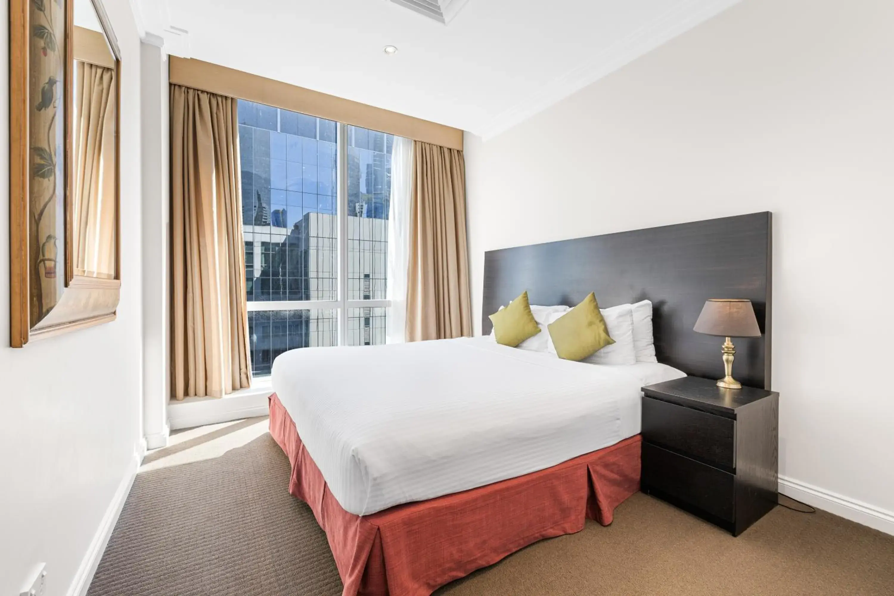 Bed in Clarion Suites Gateway Bed in Clarion Suites Gateway