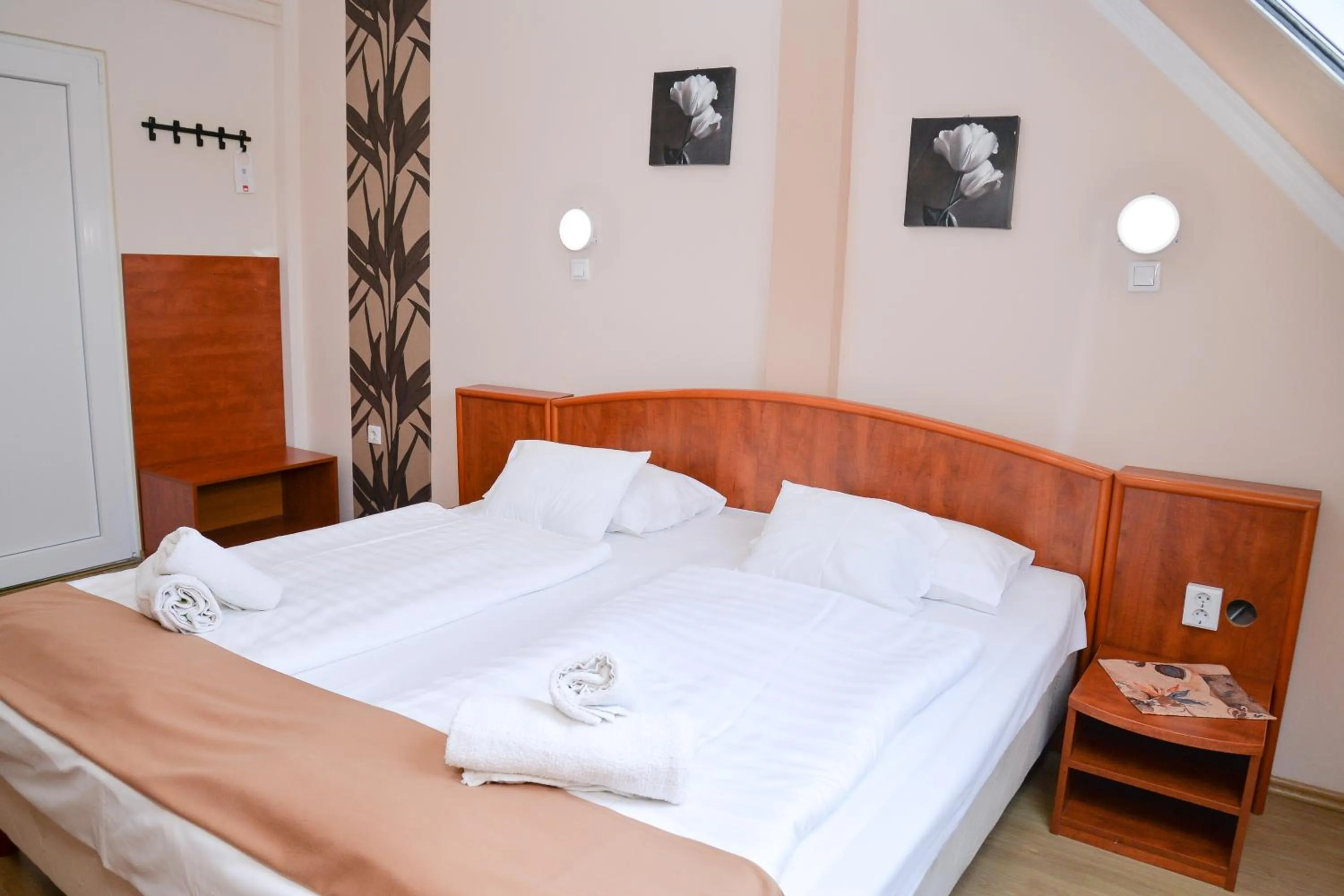 Bed in Major Panzió és Étterem