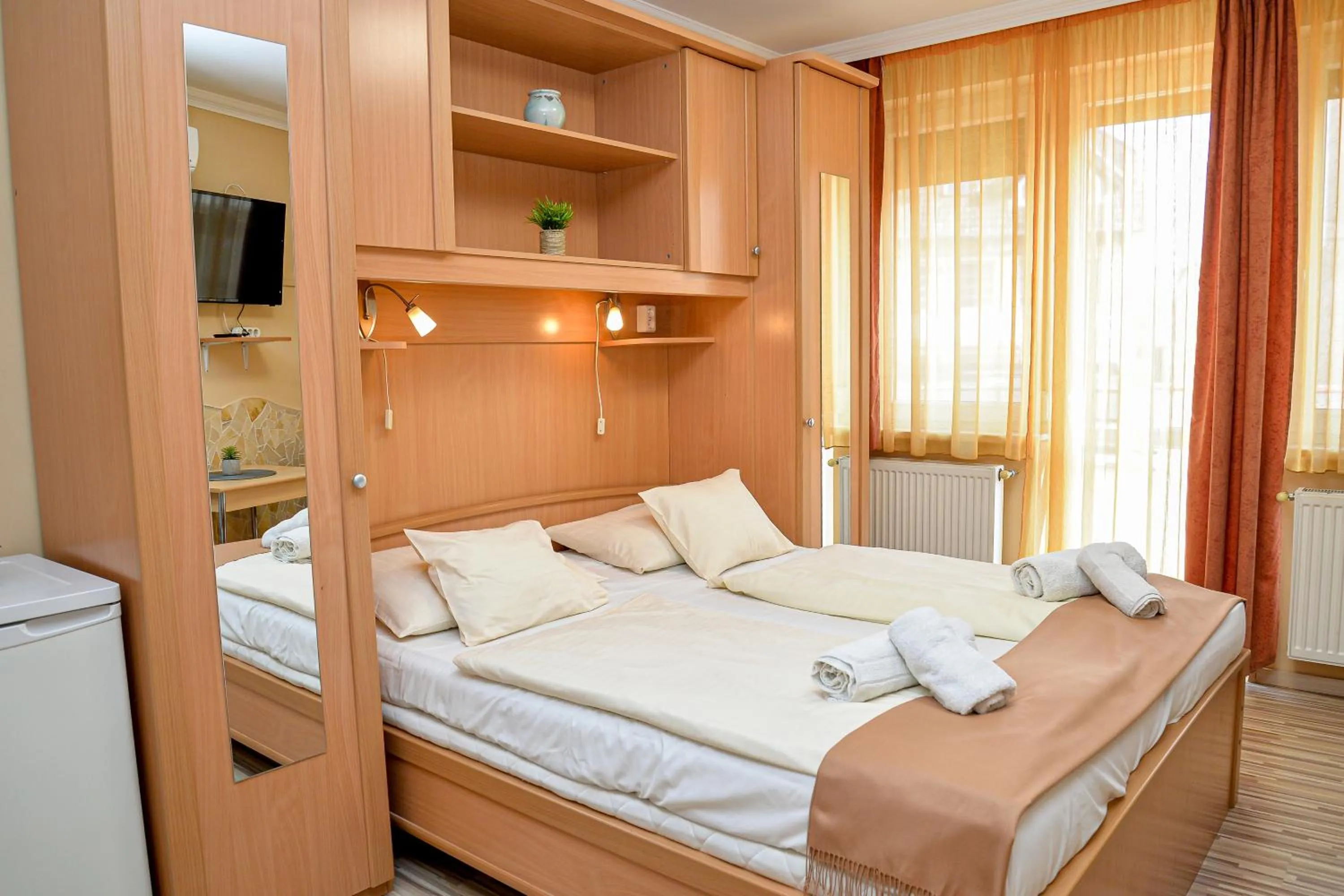 Bed in Major Panzió és Étterem