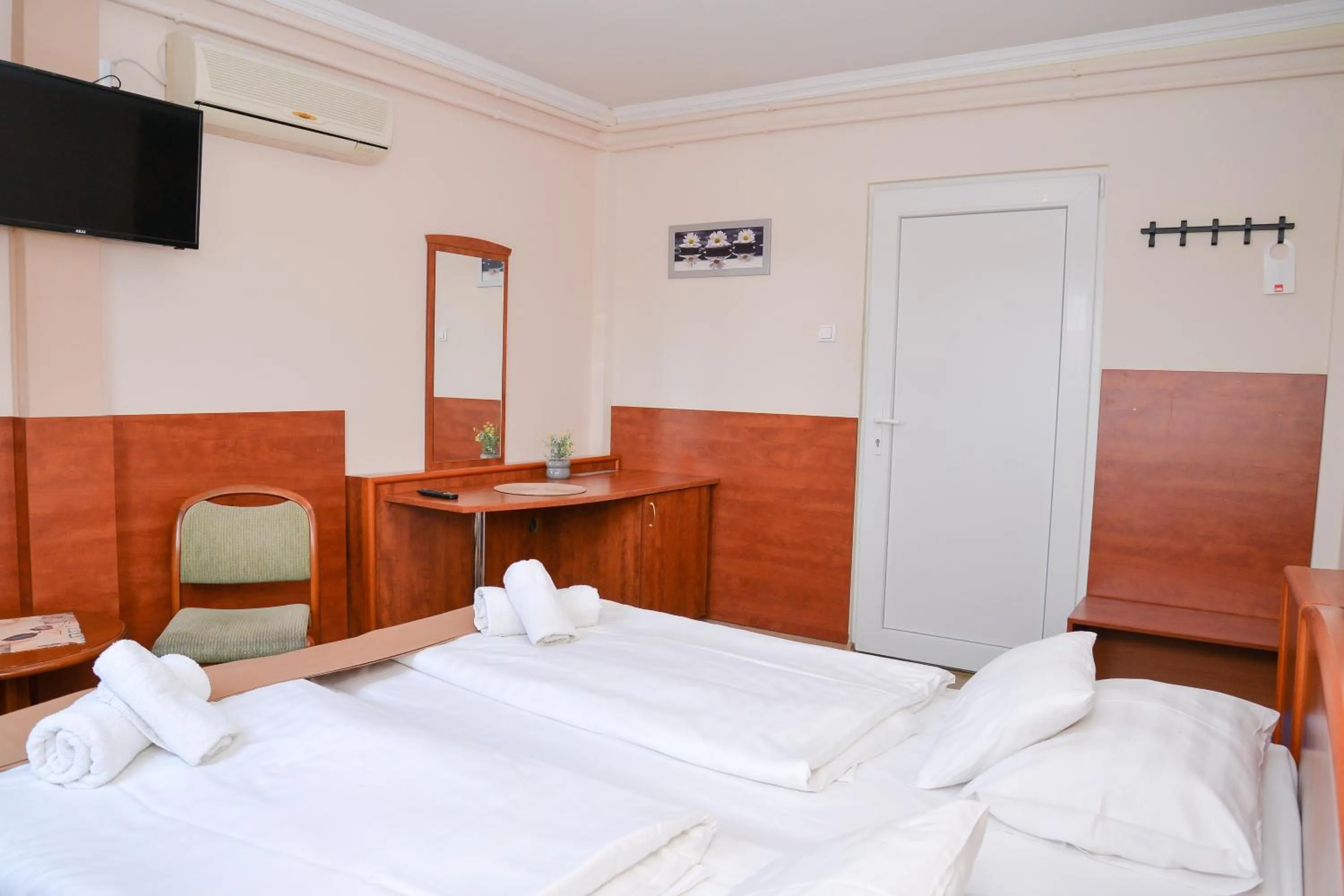 Bed in Major Panzió és Étterem