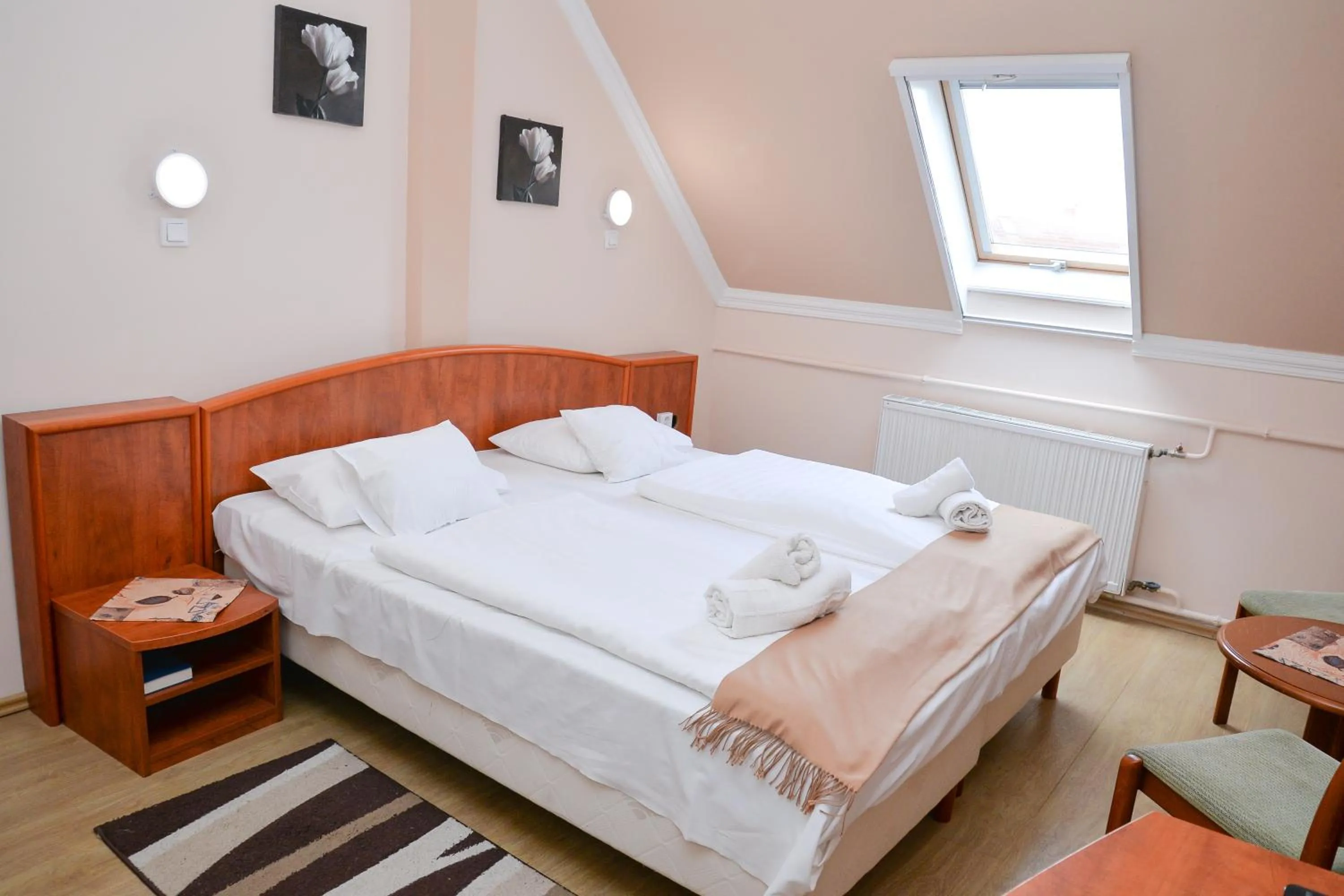 Bed in Major Panzió és Étterem