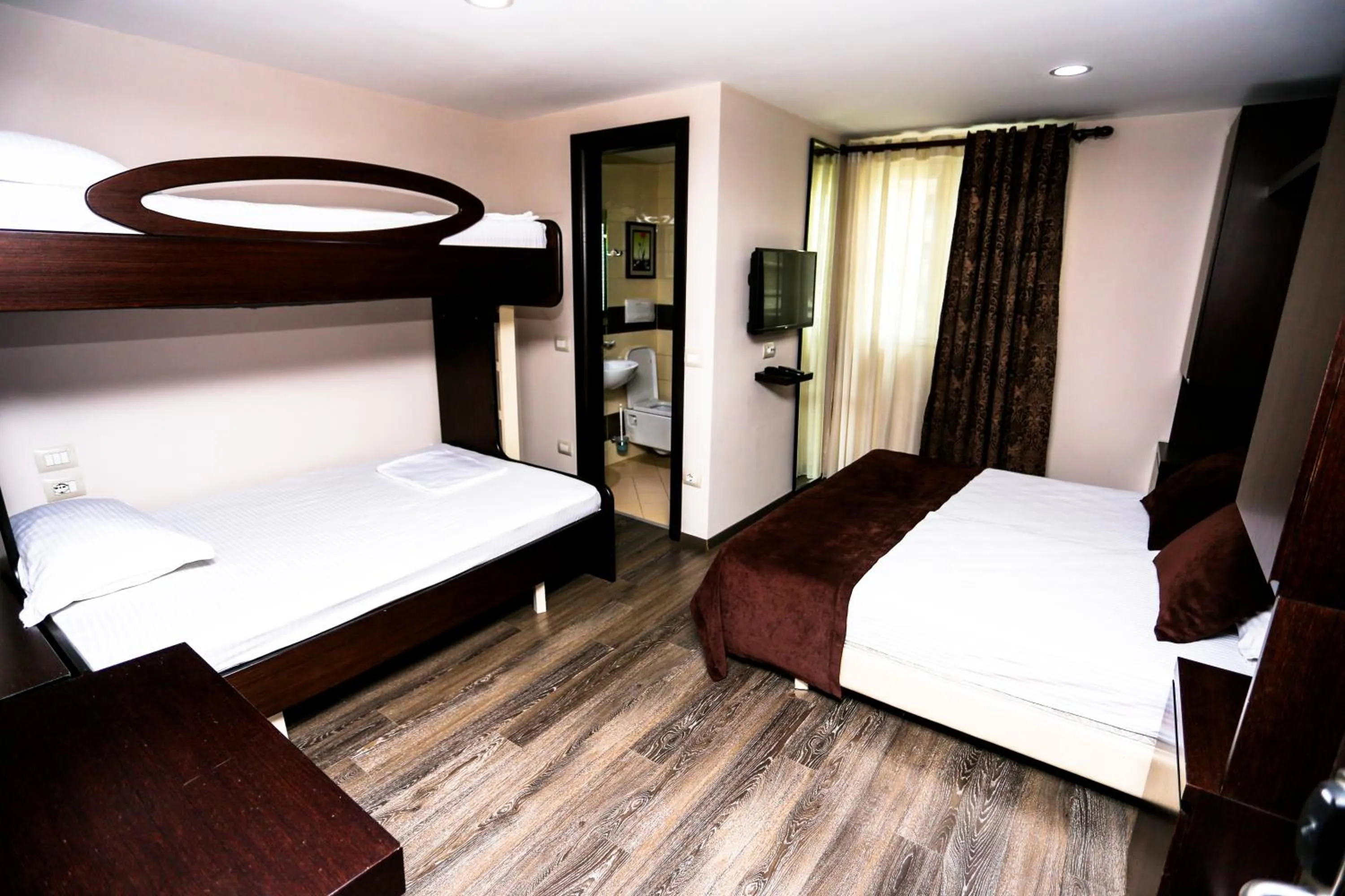 Photo of the whole room, Bed in Hotel Town House