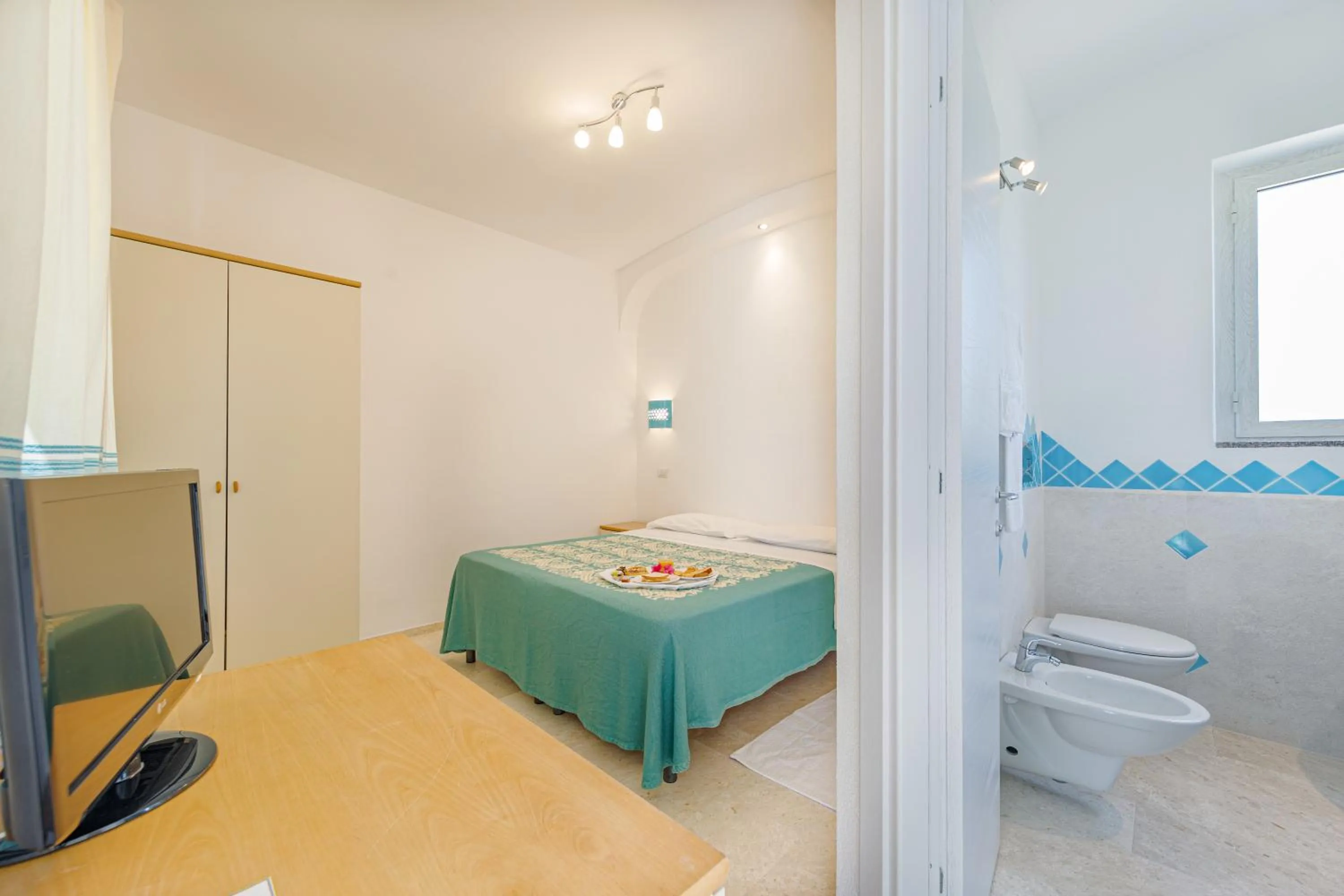 Photo of the whole room, Bed in Hotel Le Mimose