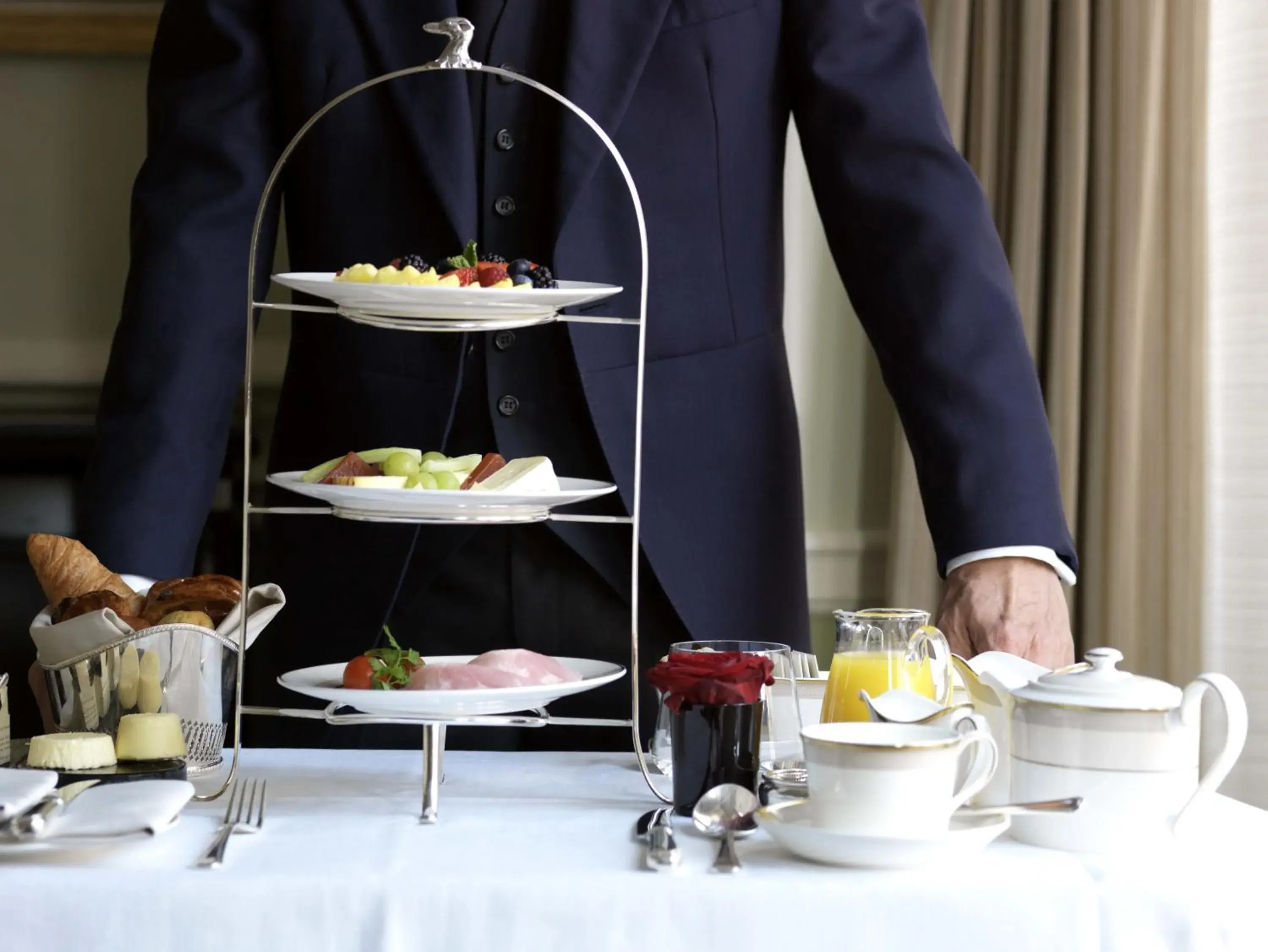 Breakfast in The Connaught, Maybourne Breakfast in The Connaught, Maybourne