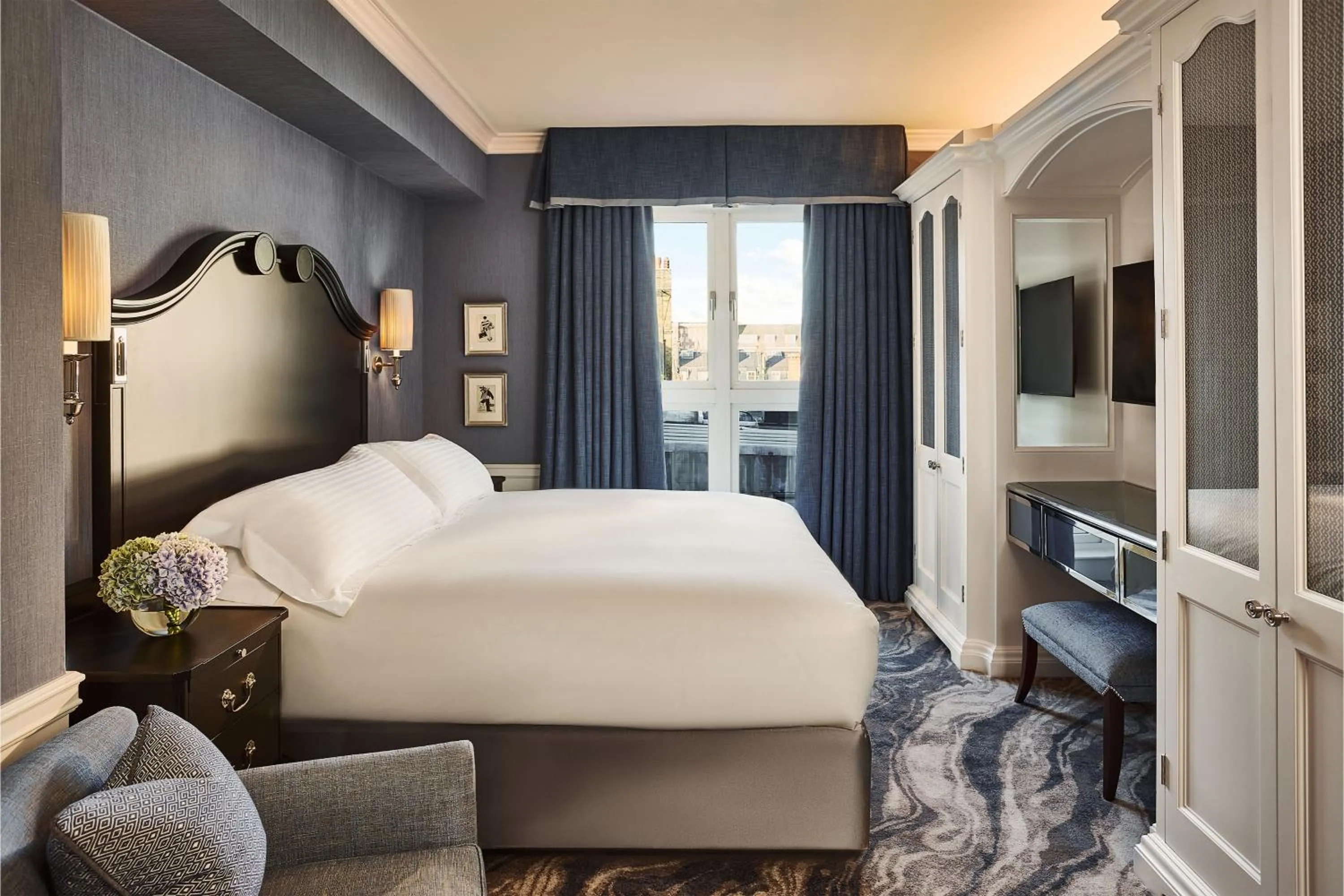 Bedroom, Bed in The Connaught, Maybourne