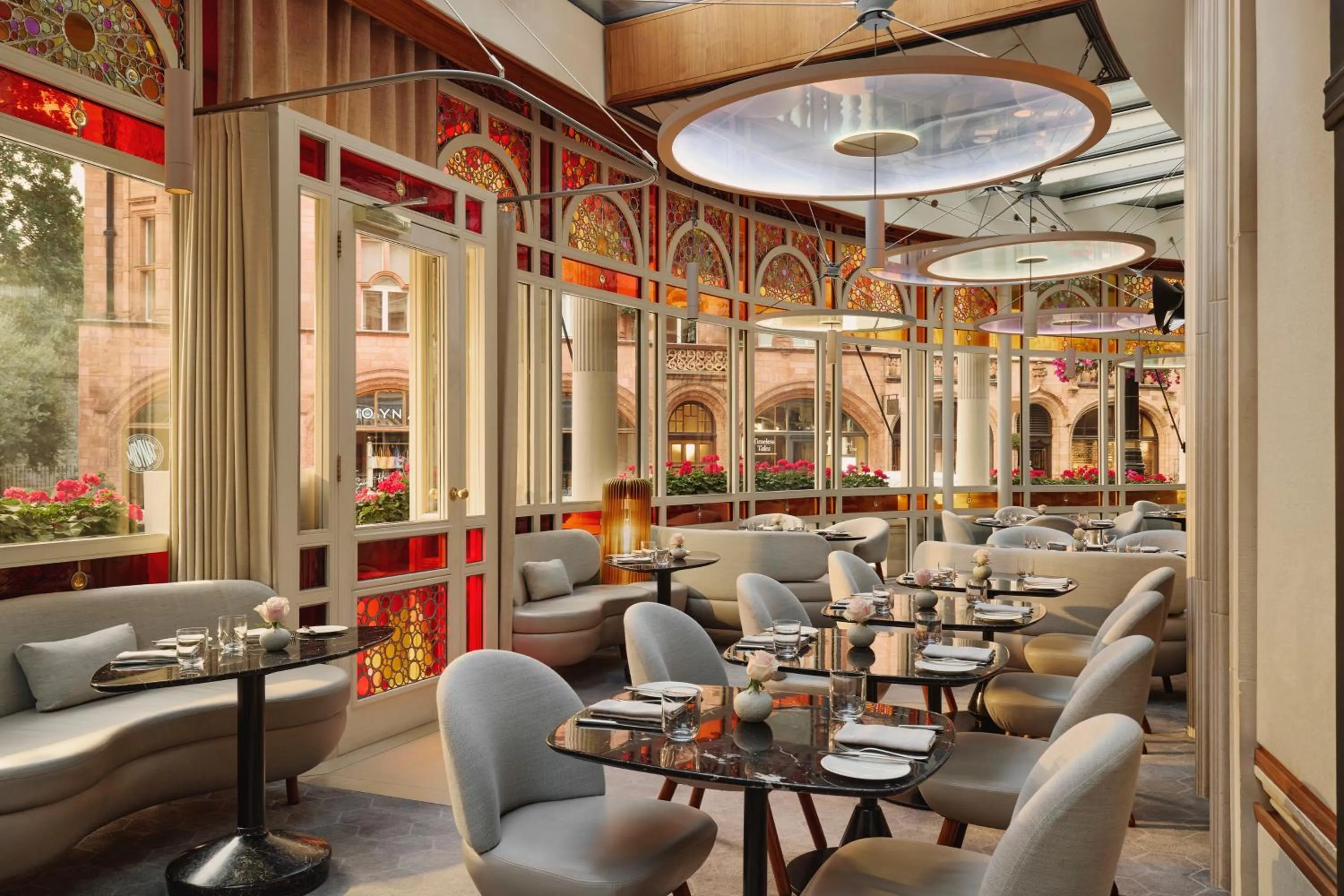 Restaurant/places to eat in The Connaught, Maybourne