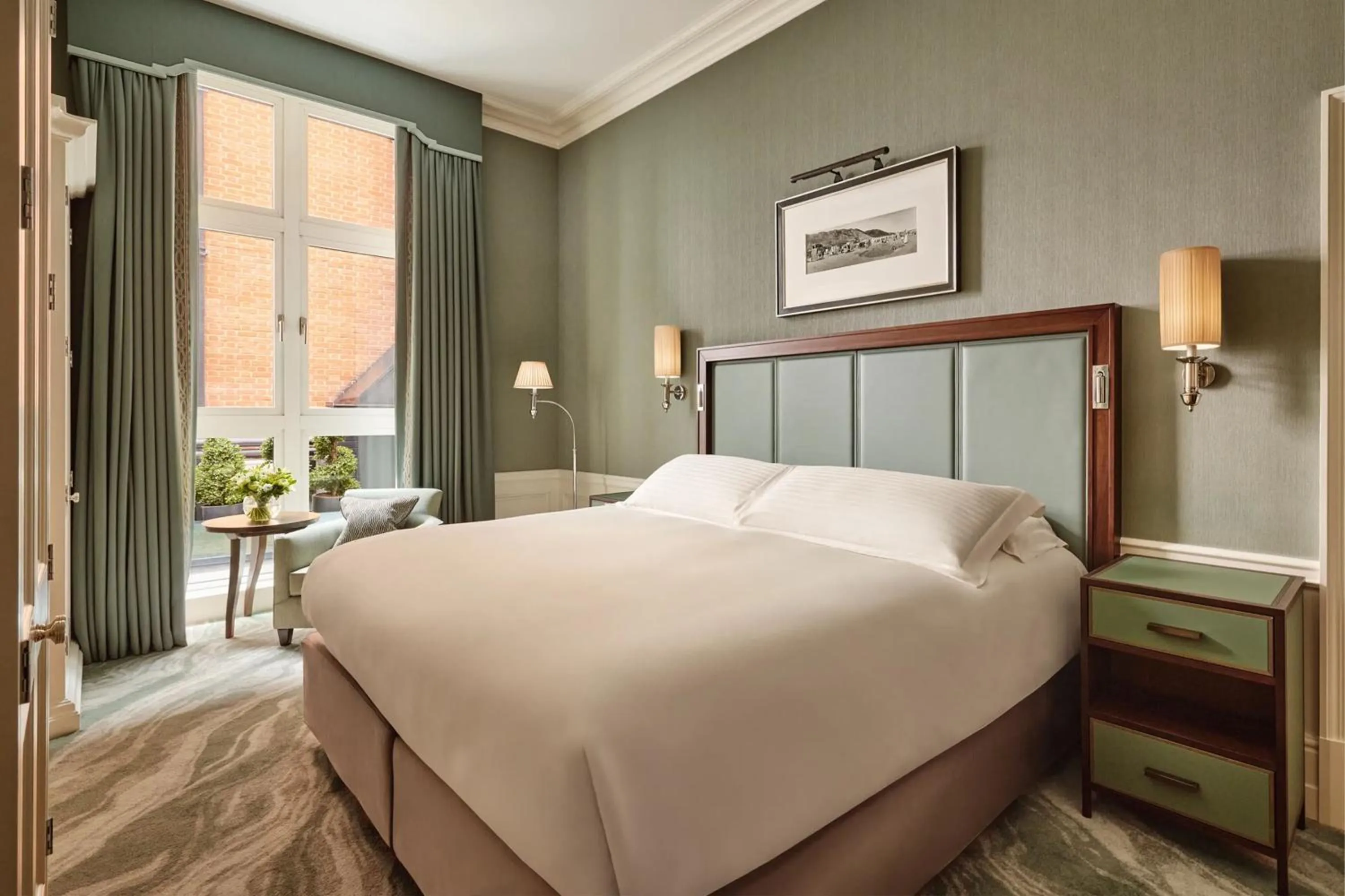 Bedroom, Bed in The Connaught, Maybourne