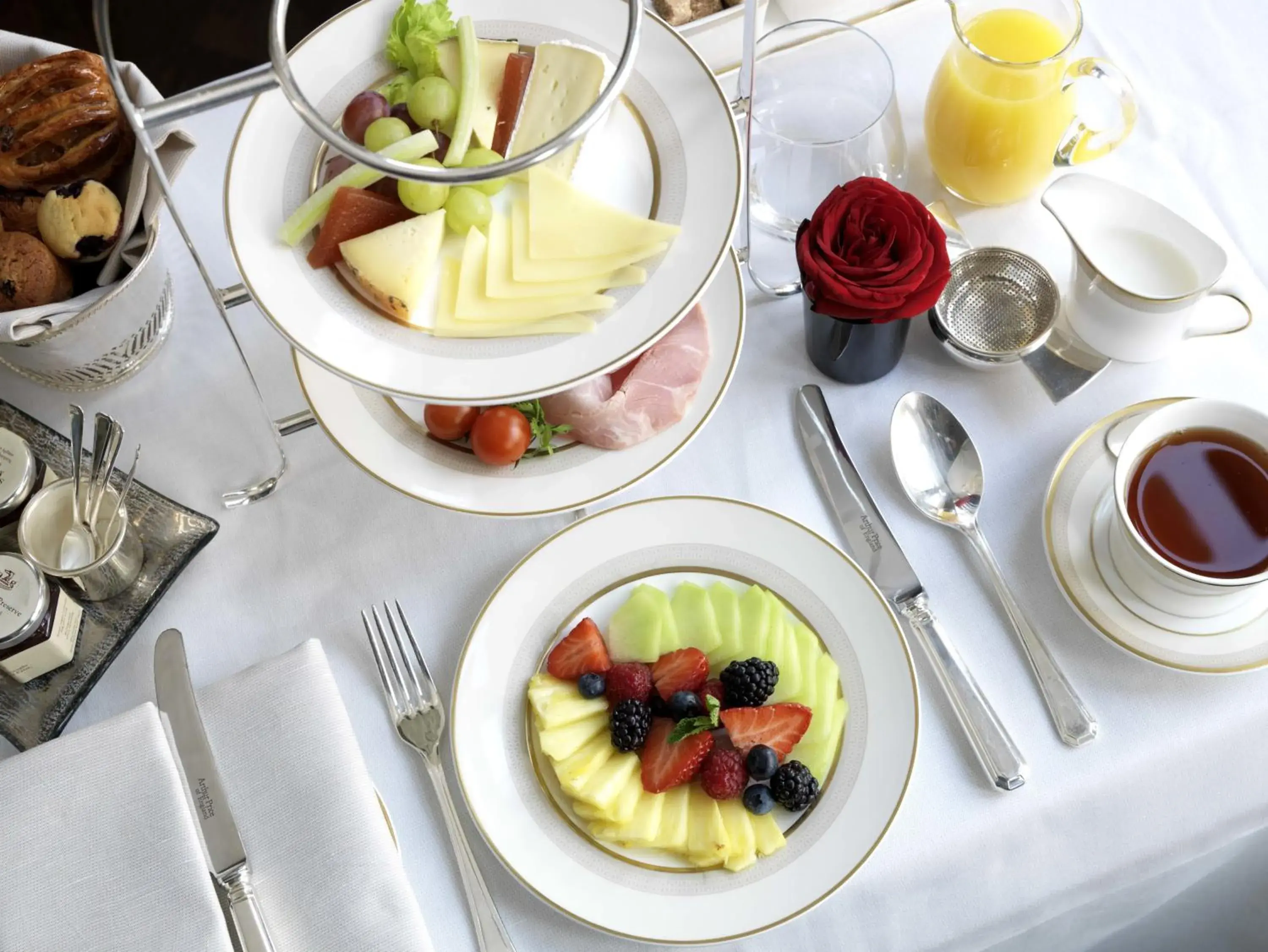 Breakfast in The Connaught, Maybourne Breakfast in The Connaught, Maybourne