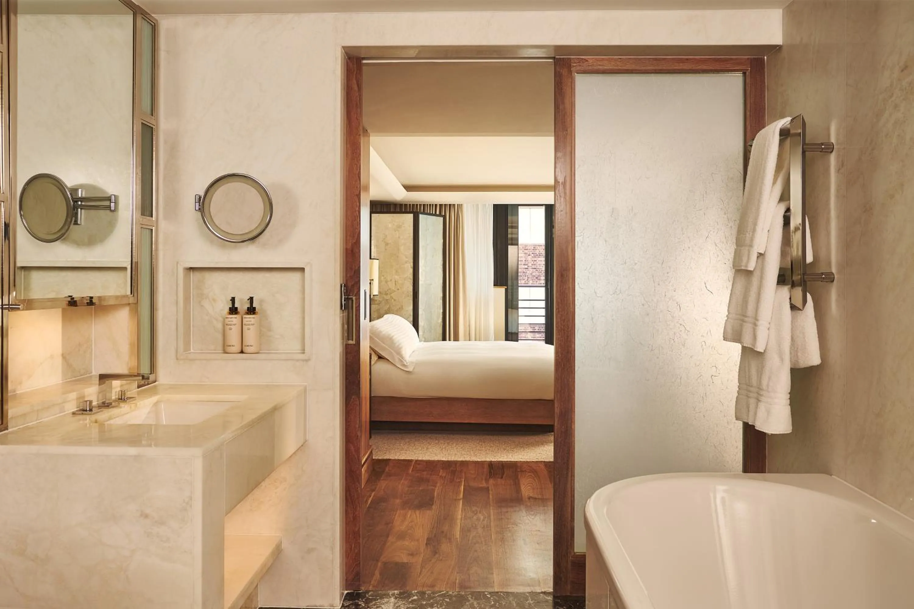 Bathroom, Bed in The Connaught, Maybourne