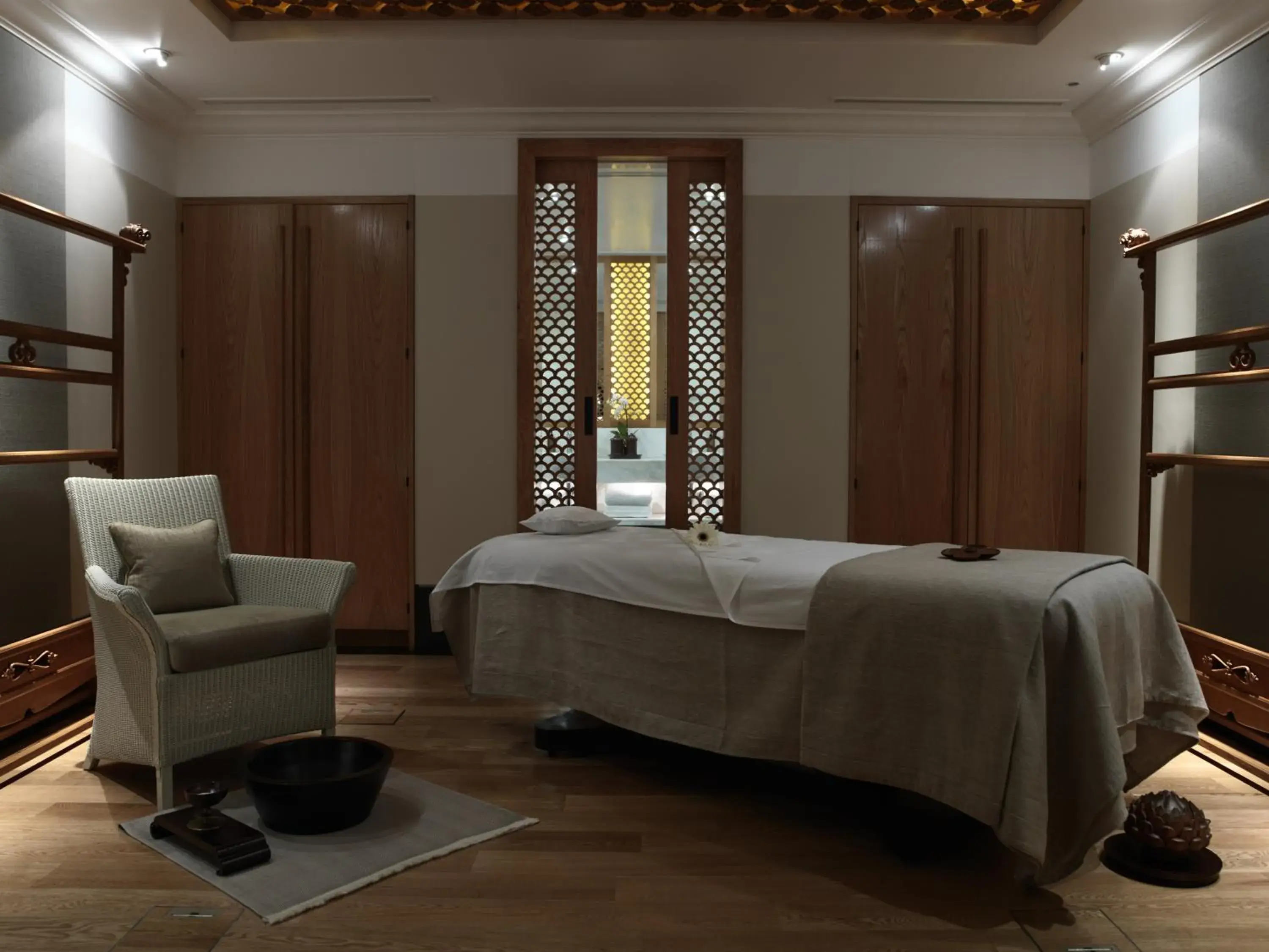 Massage, Bed in The Connaught, Maybourne Massage, Bed in The Connaught, Maybourne