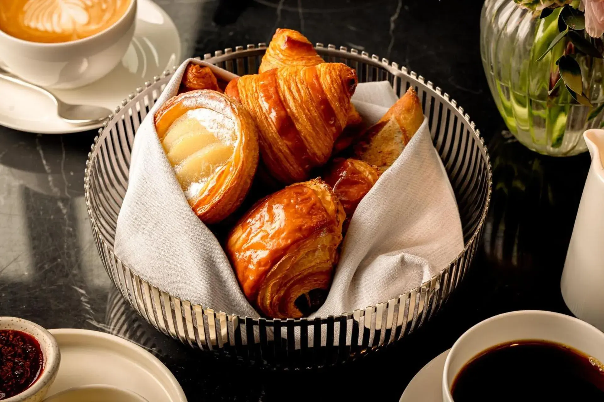 Breakfast in The Connaught, Maybourne Breakfast in The Connaught, Maybourne