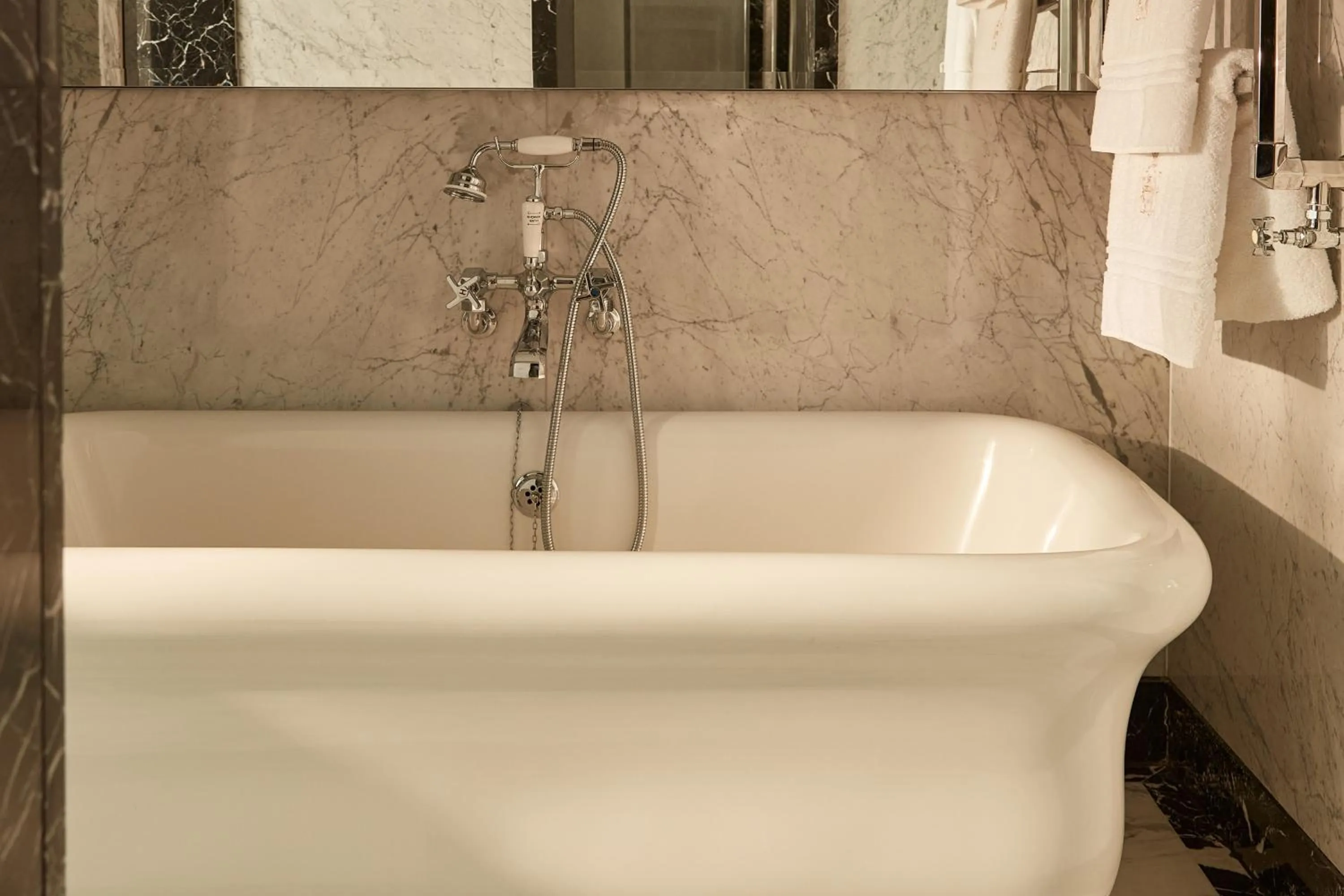 Bath in Claridge's, Maybourne