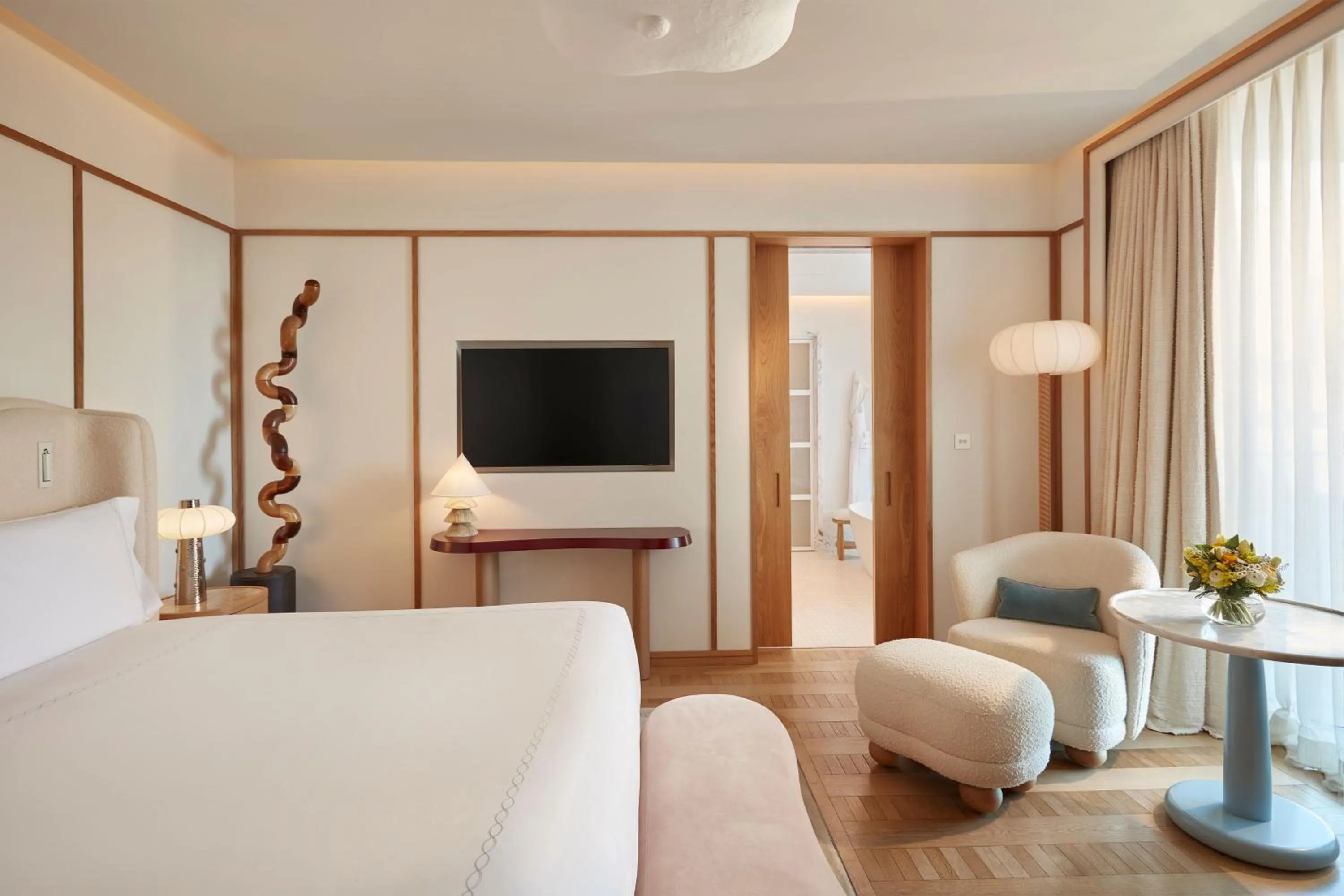 Photo of the whole room, Bed in Claridge's, Maybourne