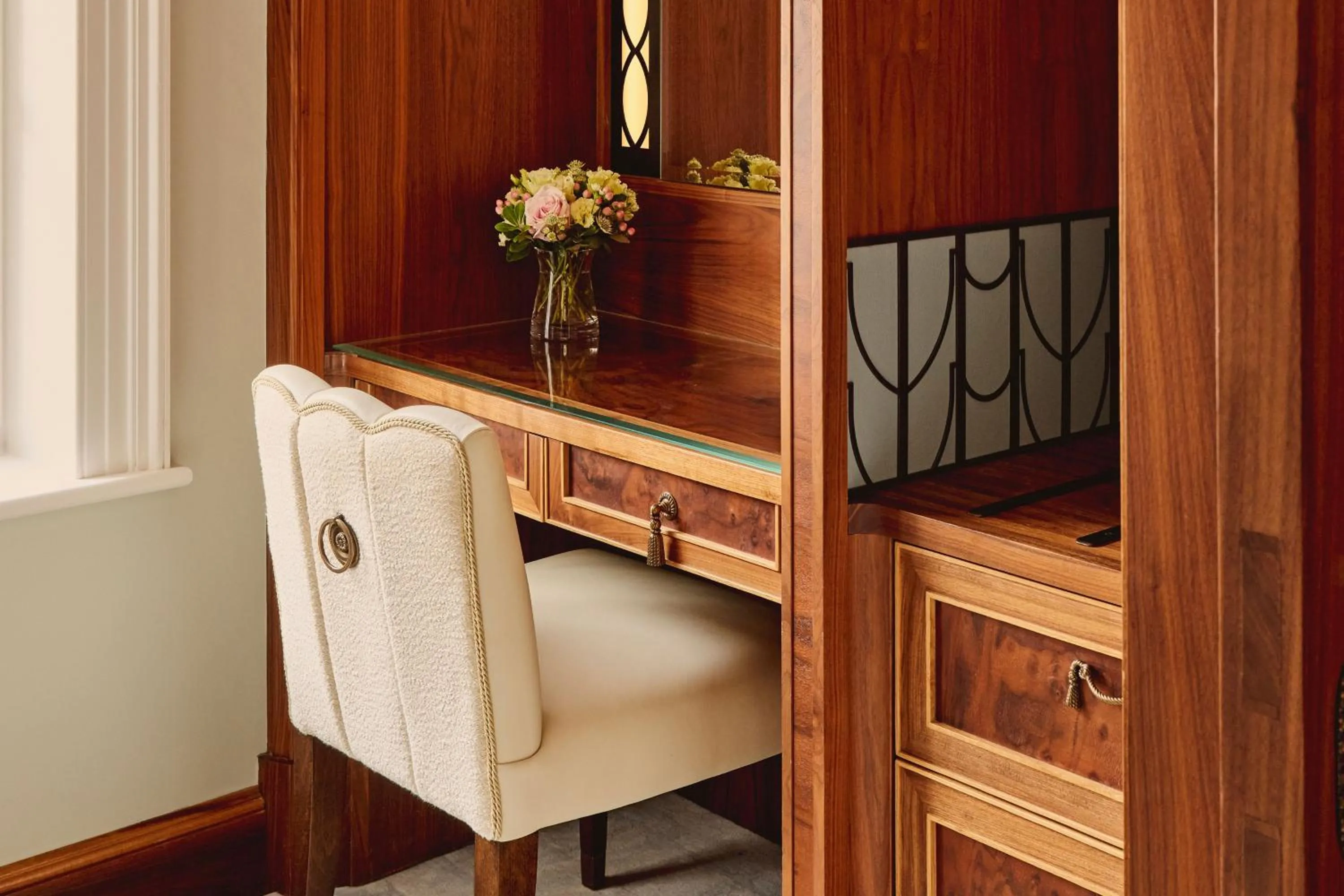 Bedroom in Claridge's, Maybourne