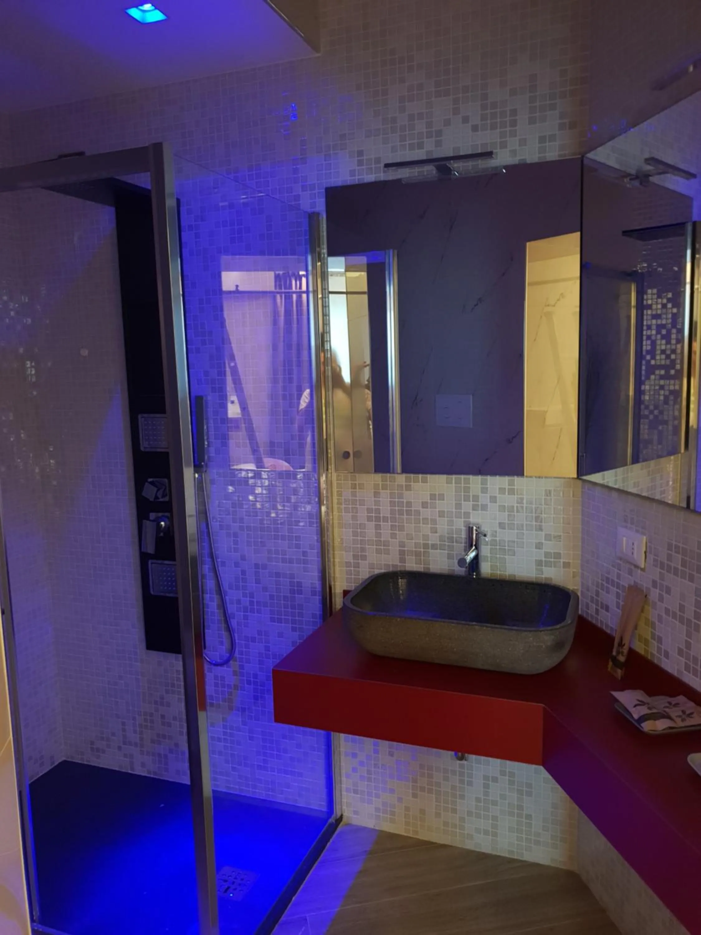 Th Luxury Rooms & Apartment