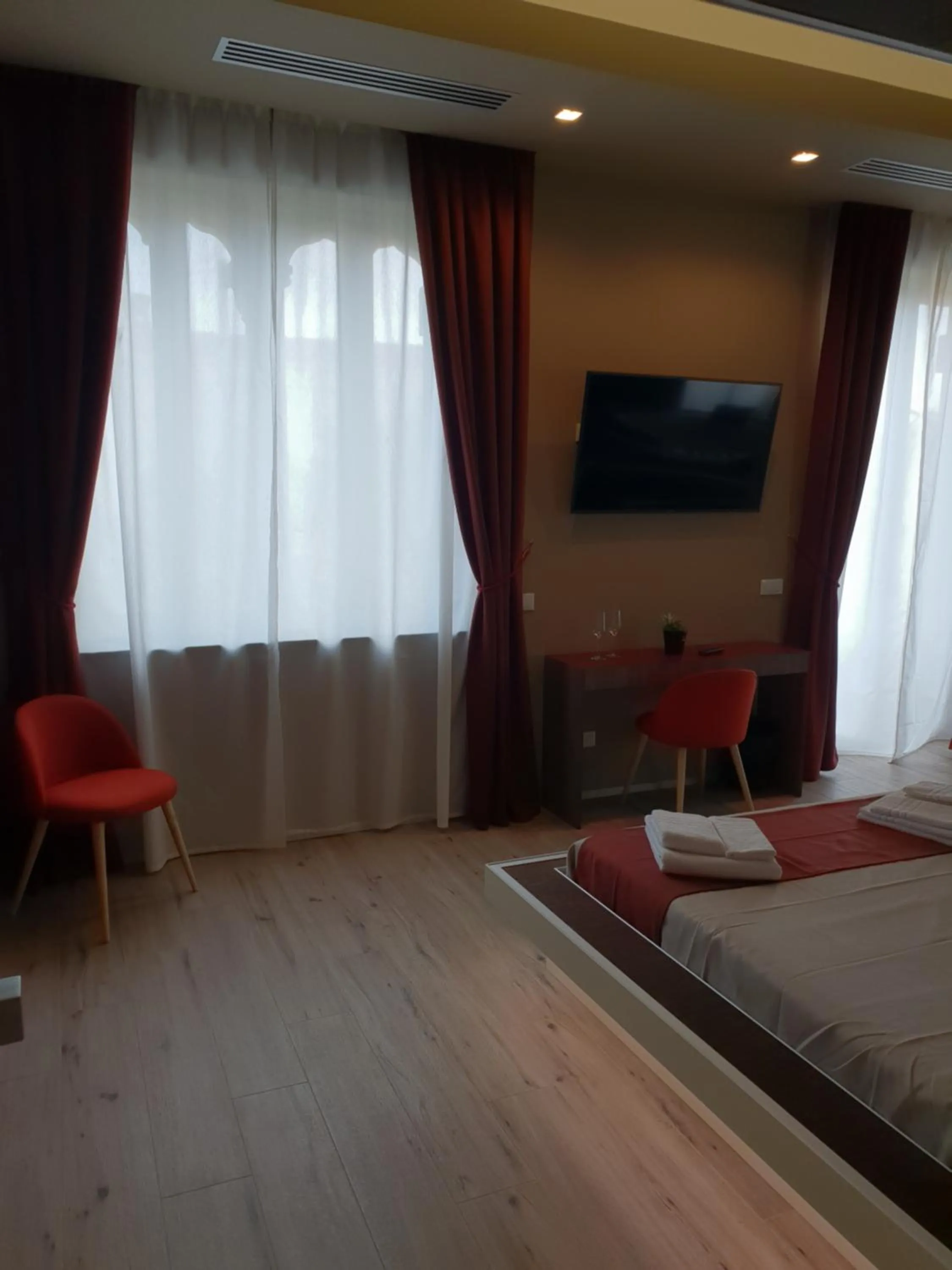 Th Luxury Rooms & Apartment