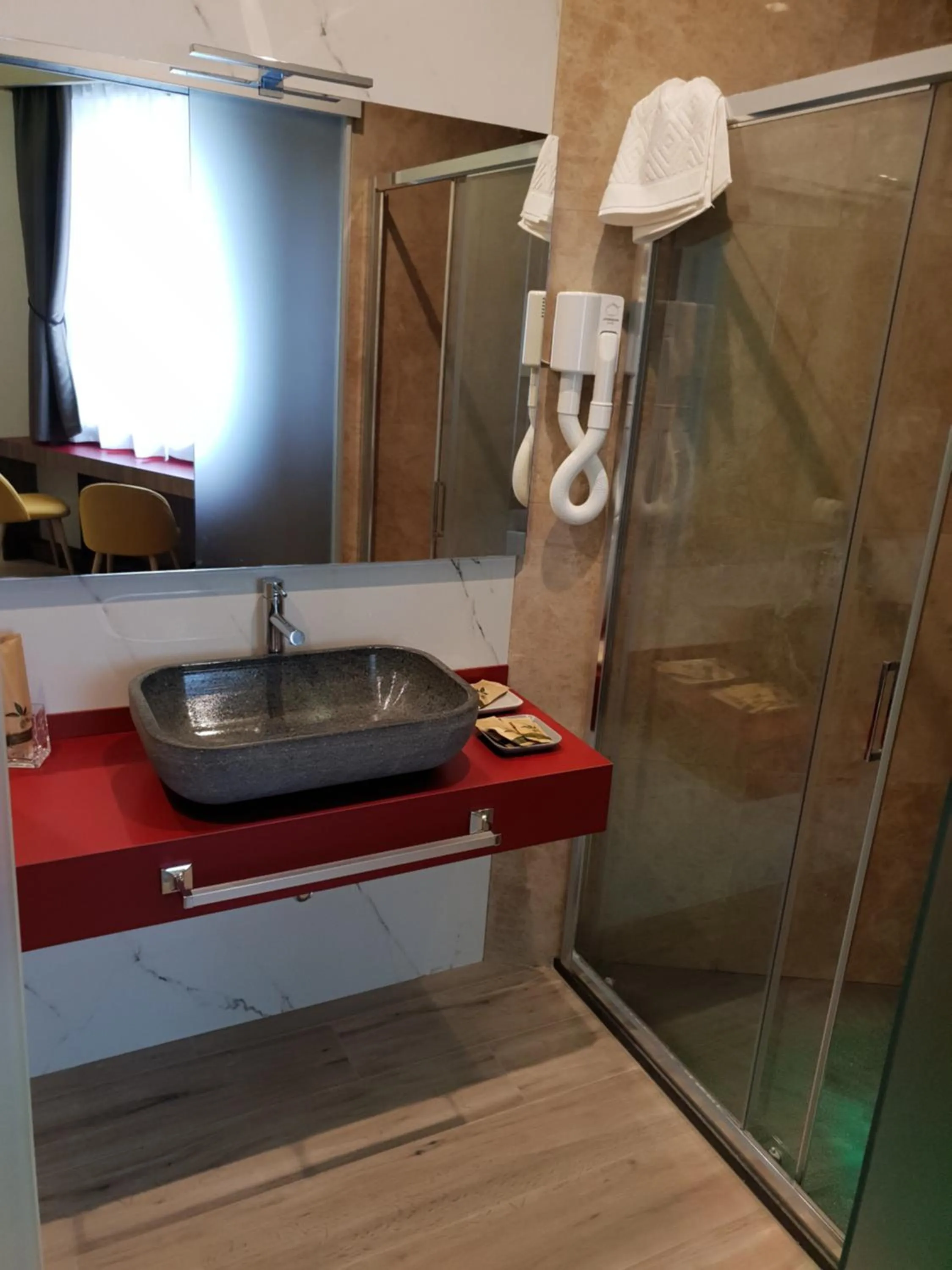 Th Luxury Rooms & Apartment