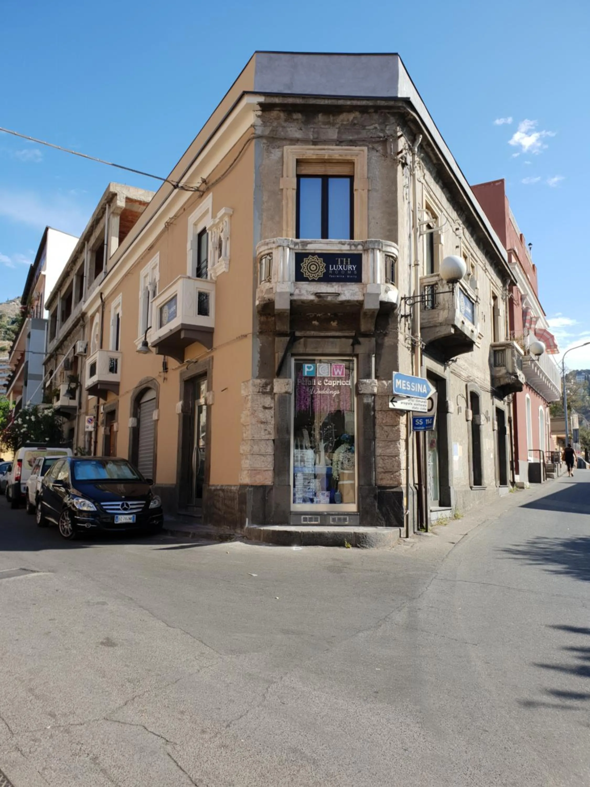 Property building in Th Luxury Rooms & Apartment