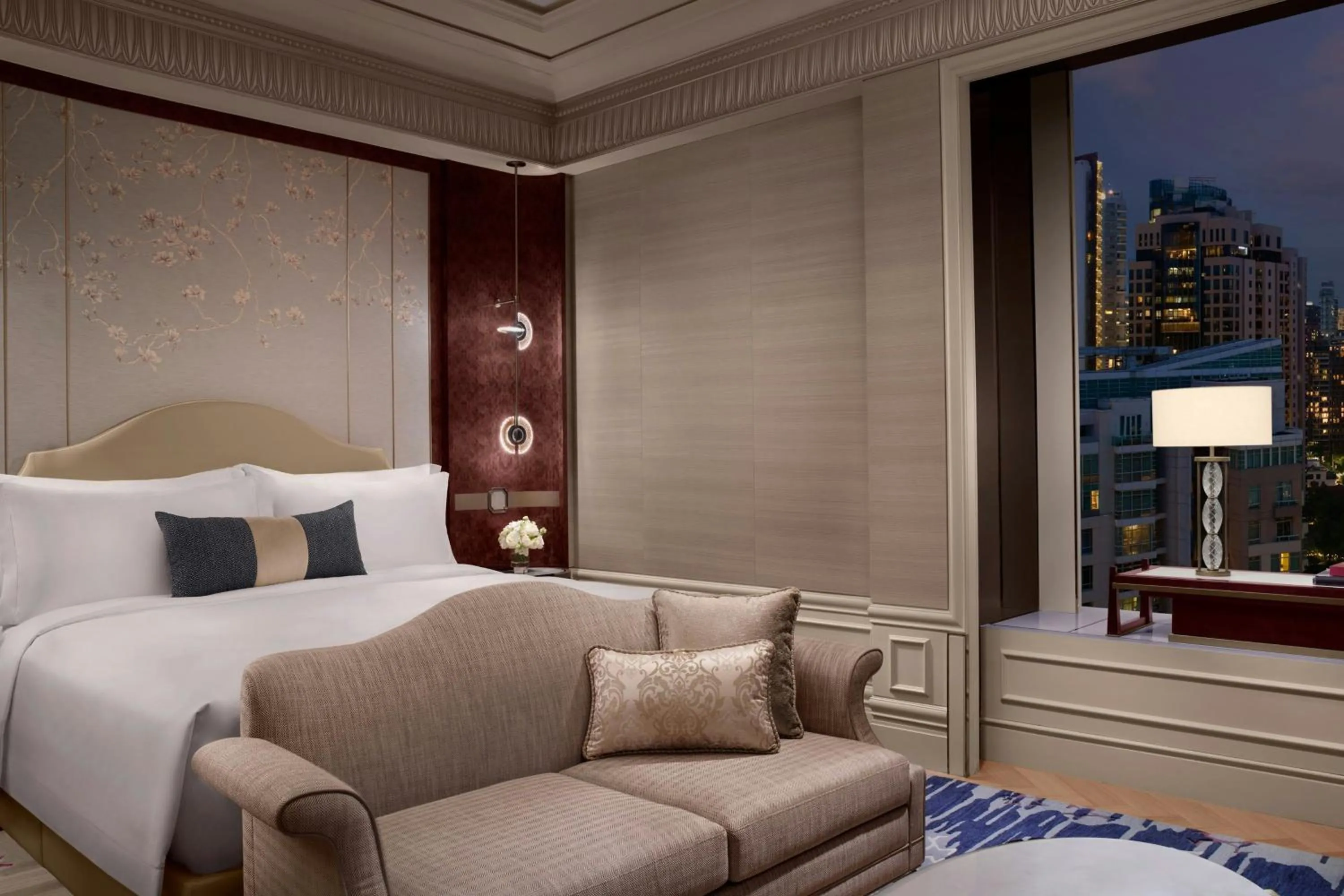 Bedroom, Bed in The St Regis Singapore
