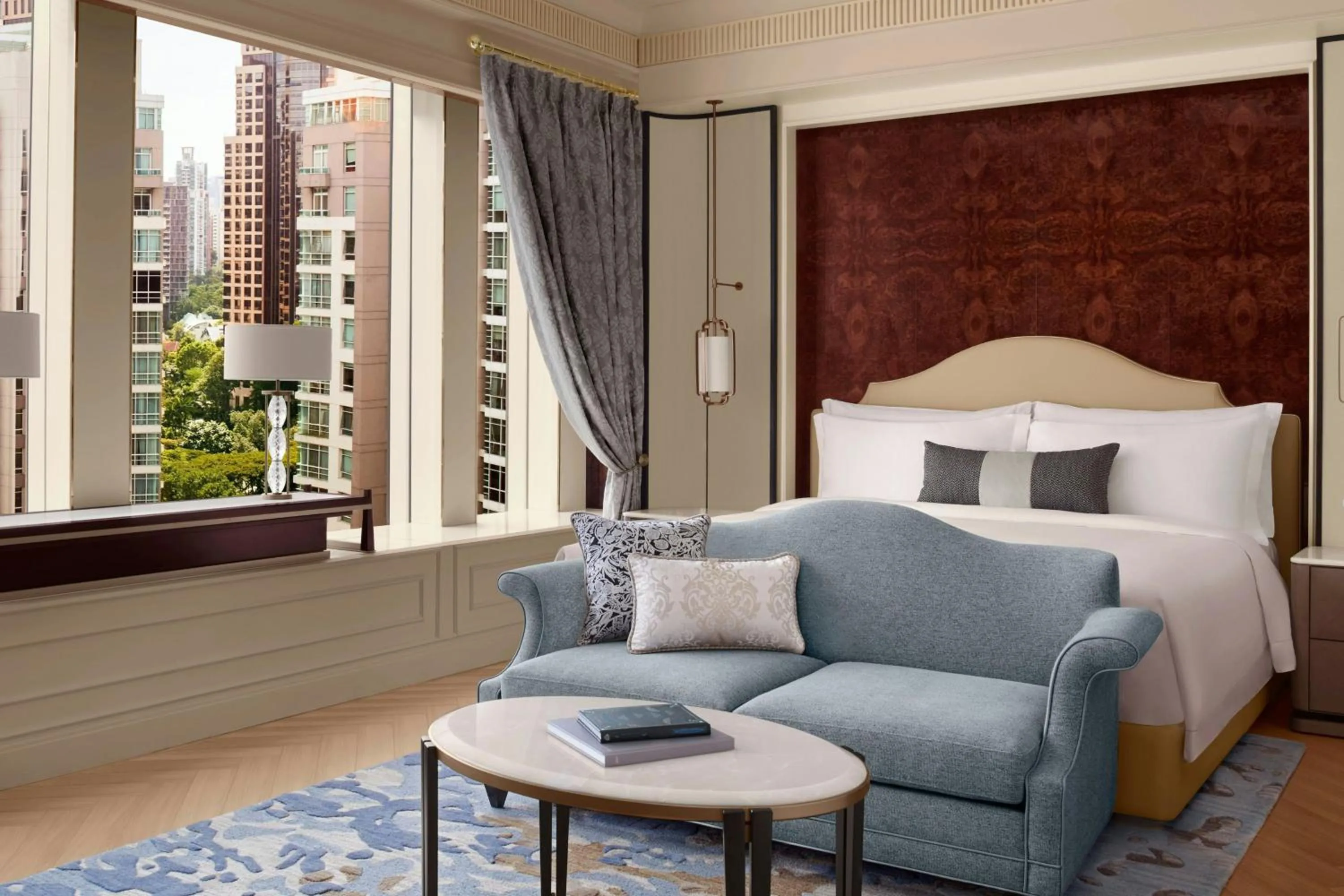 Photo of the whole room, Bed in The St Regis Singapore