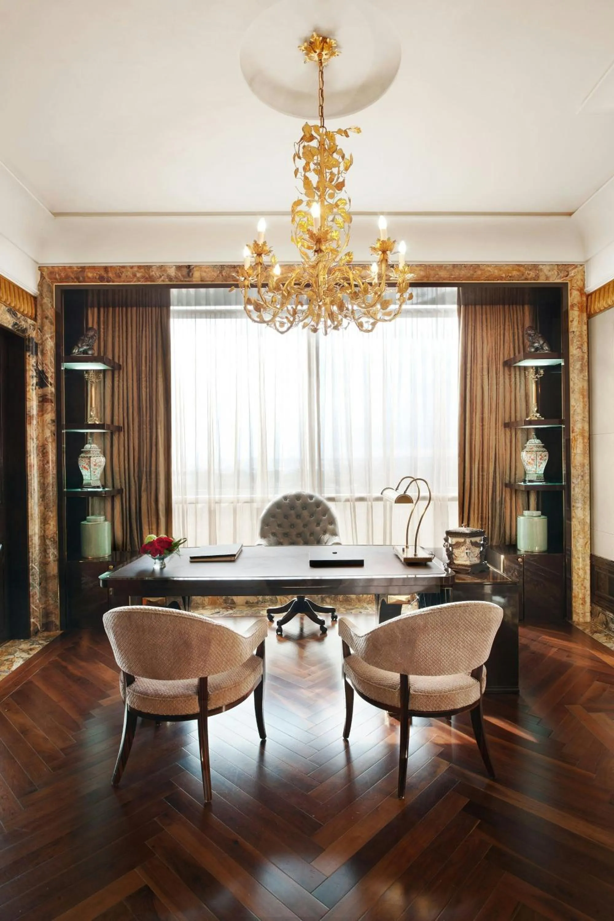 Photo of the whole room in The St Regis Singapore