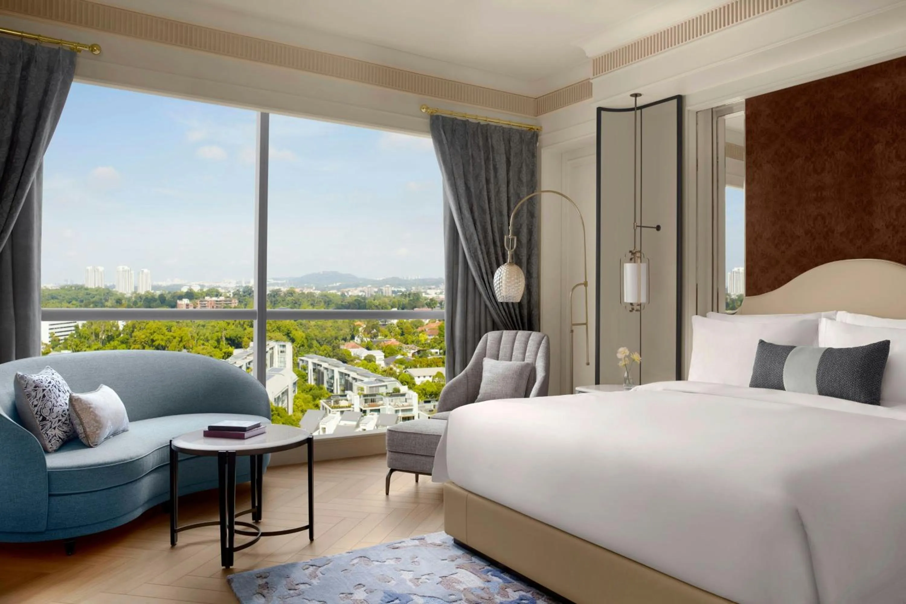 Bedroom, Bed in The St Regis Singapore