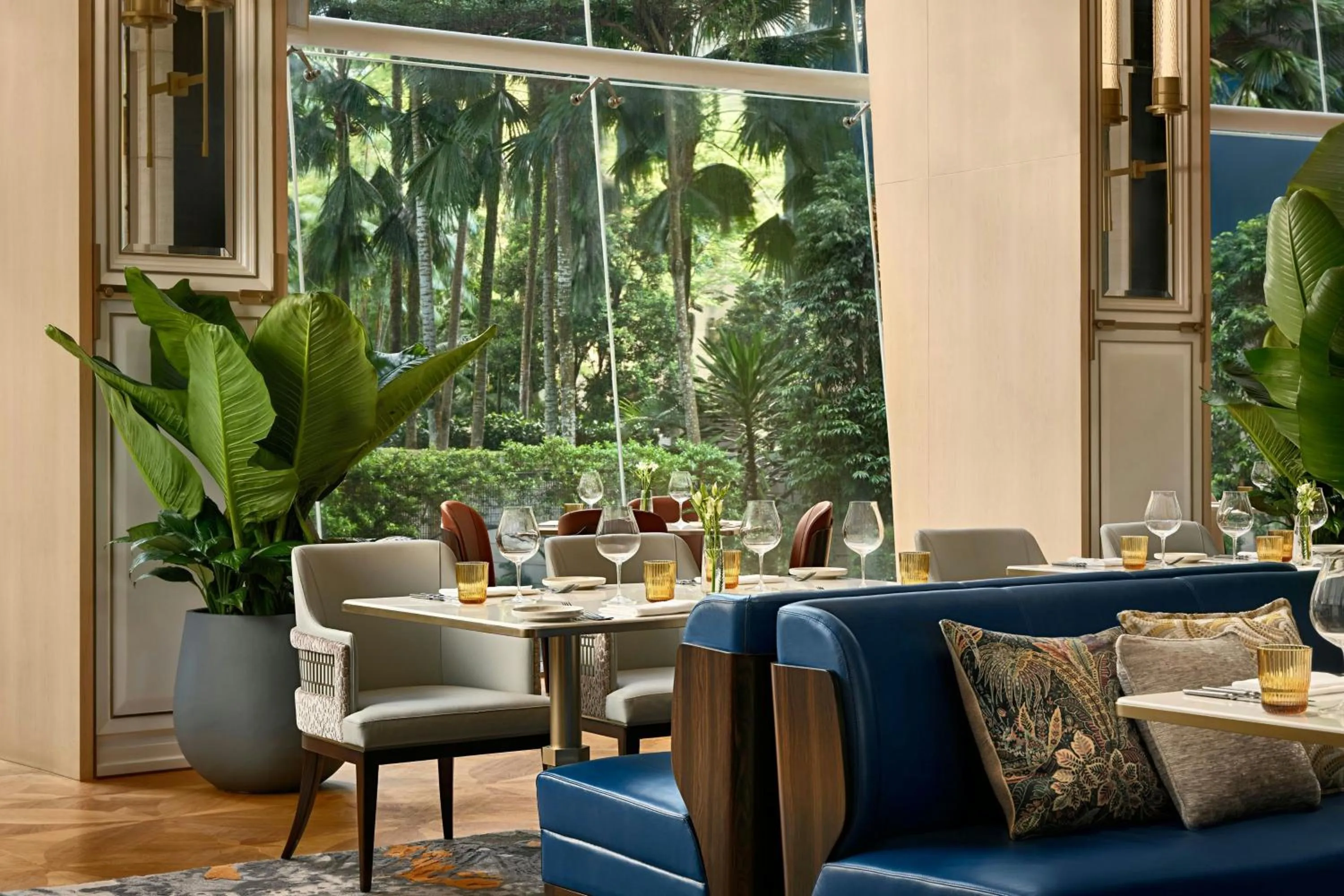 Restaurant/places to eat in The St Regis Singapore