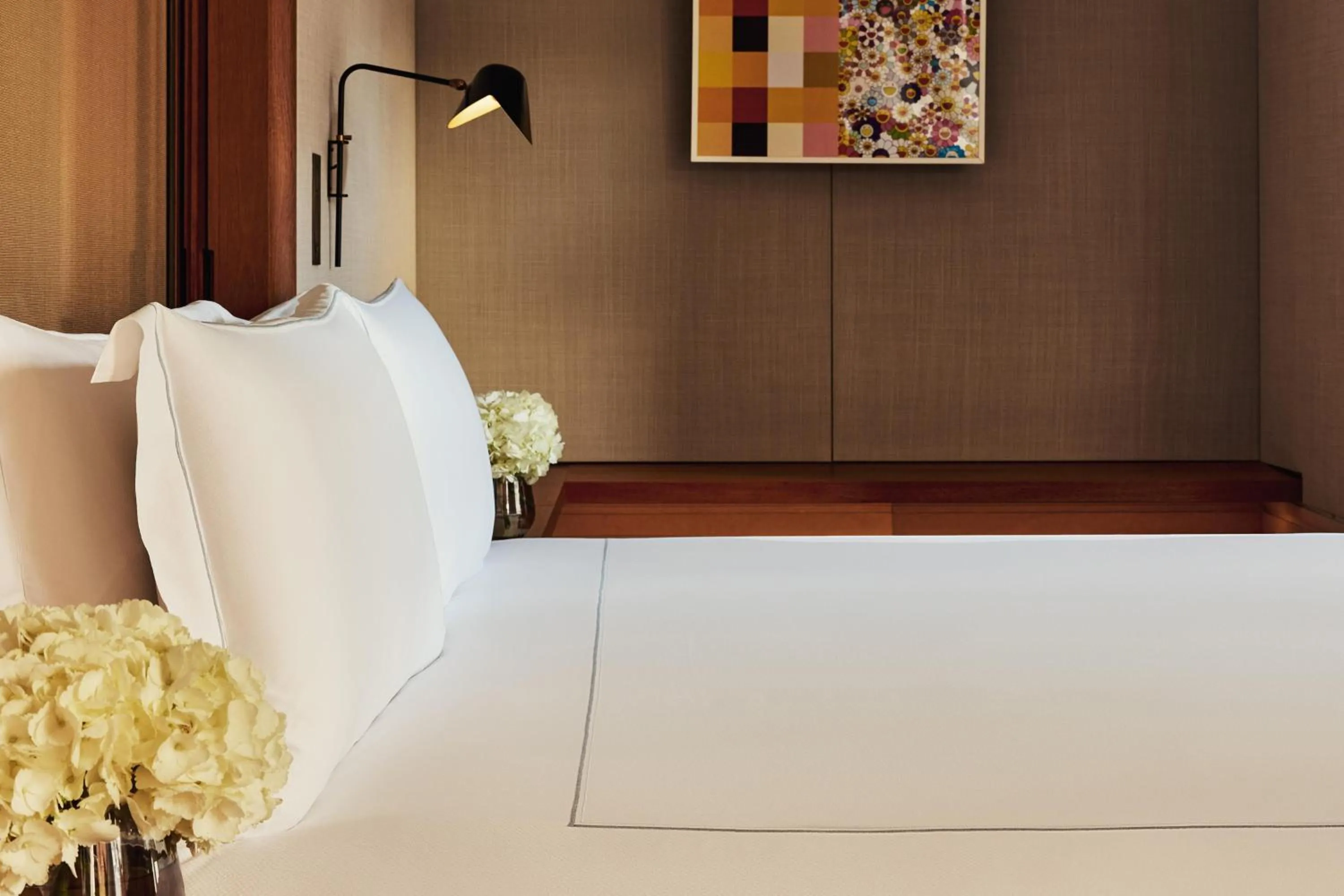 Photo of the whole room, Bed in The Berkeley, Maybourne