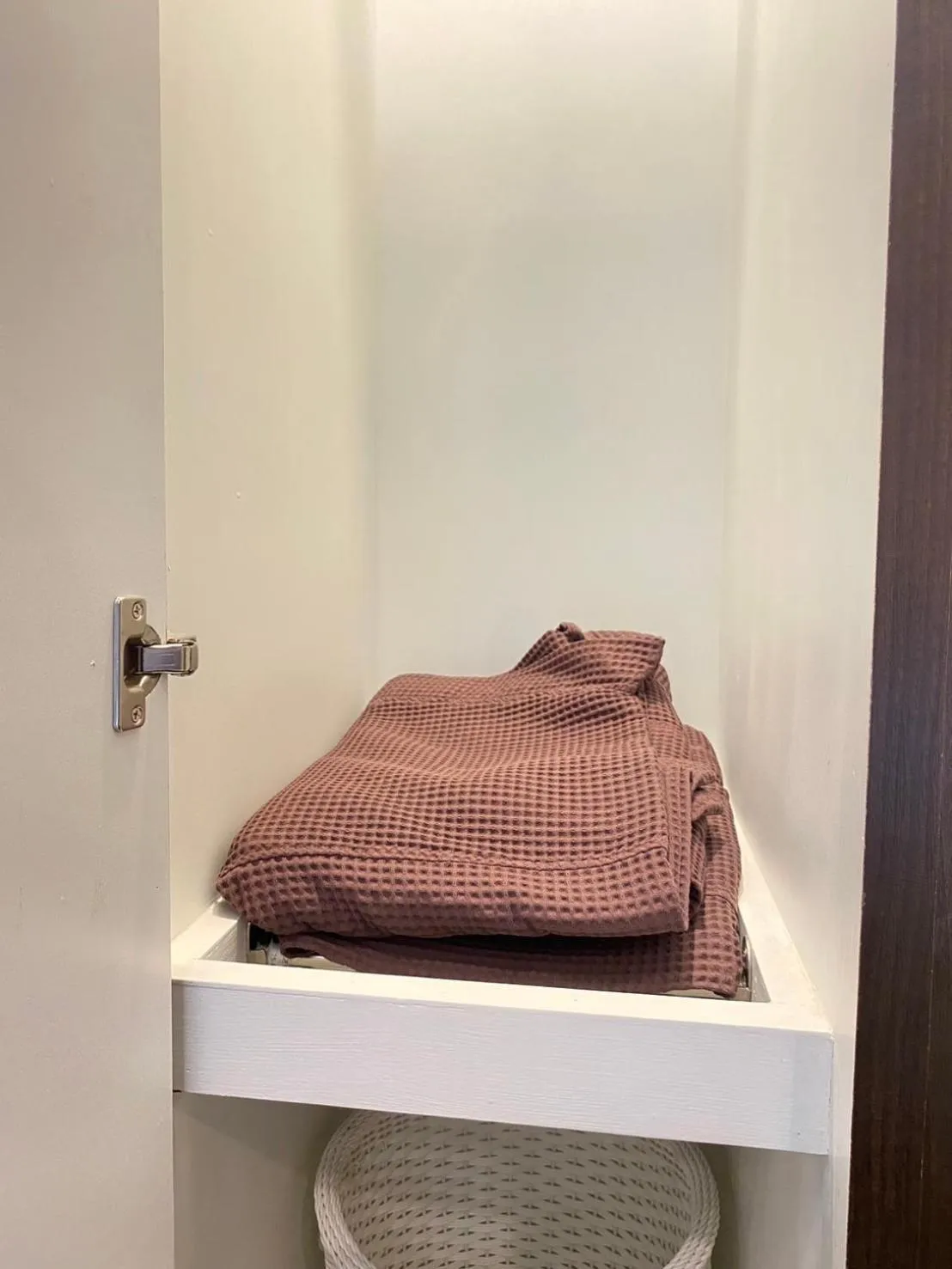 wardrobe, Bed in Hotel De Wualai