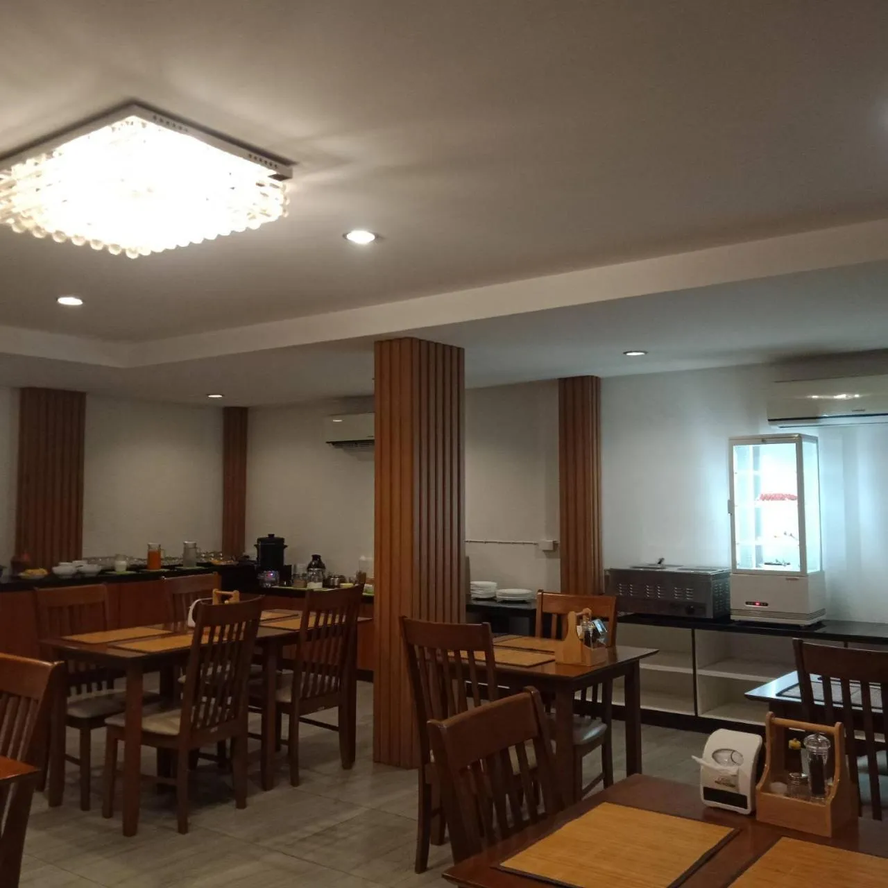 Restaurant/places to eat in Hotel De Wualai